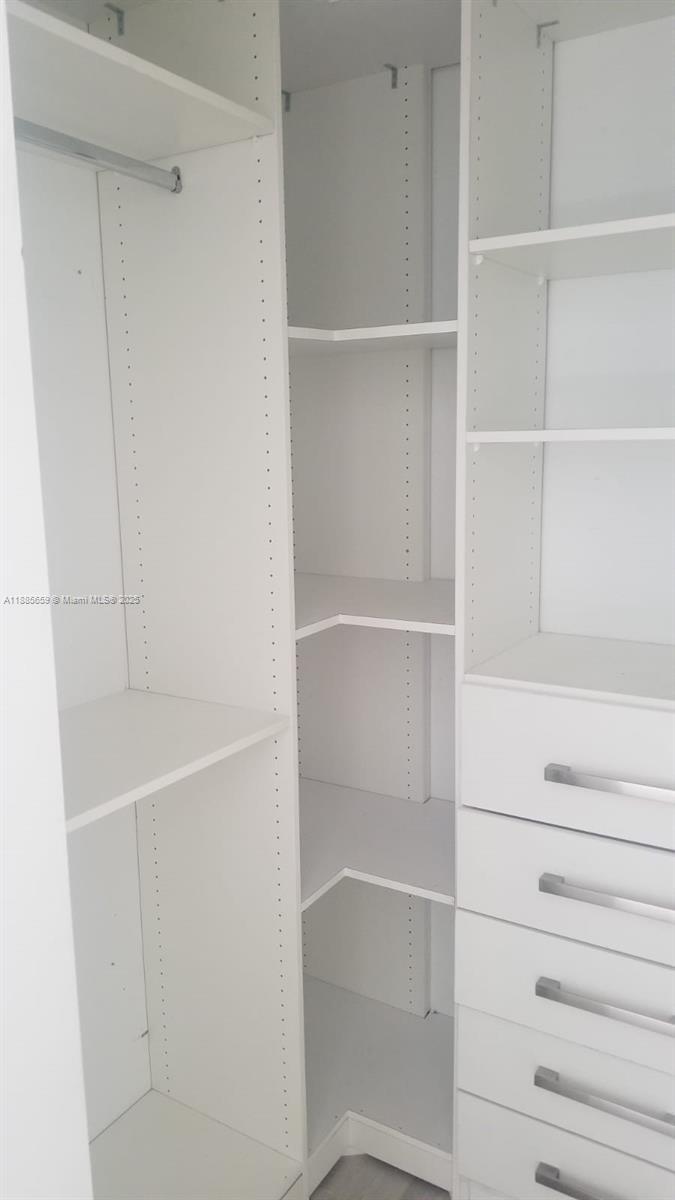 45 SW 9th St #3607, Miami FL 33130