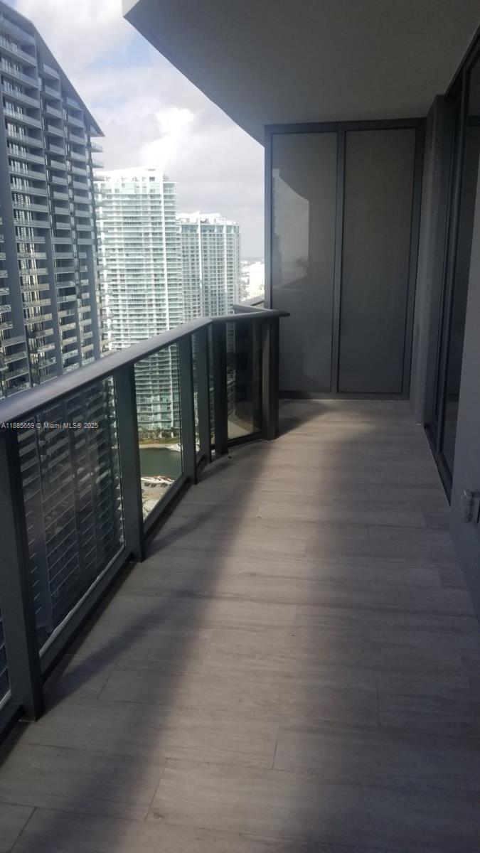 45 SW 9th St #3607, Miami FL 33130