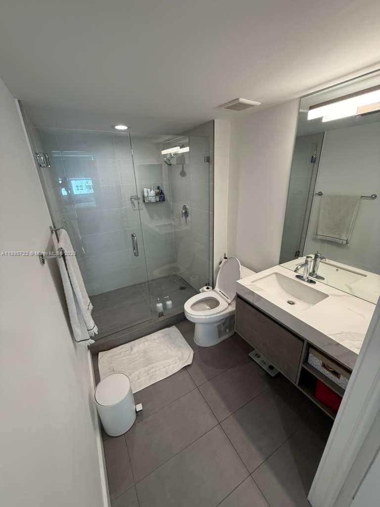 1155 Brickell Bay Dr #1408, Miami FL 33131