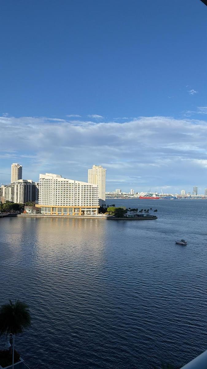 1155 Brickell Bay Dr #1408, Miami FL 33131