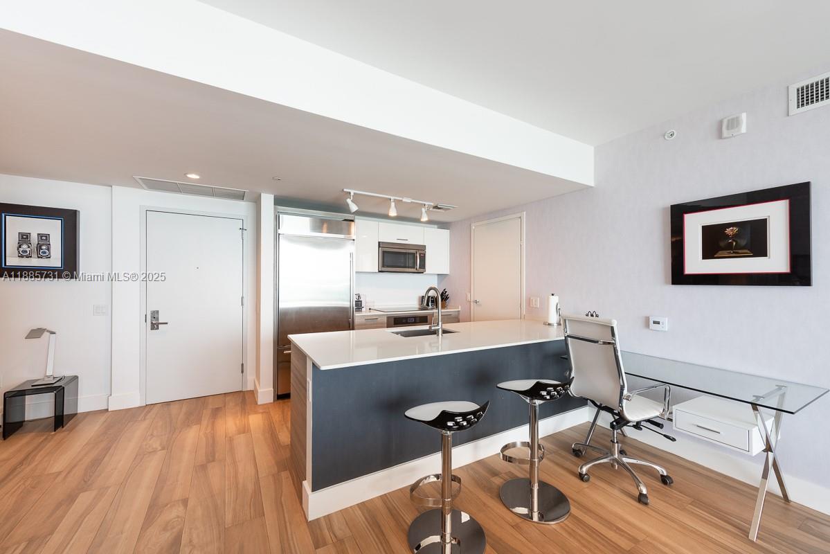 1300 Brickell Bay Dr #3205, Miami FL 33131
