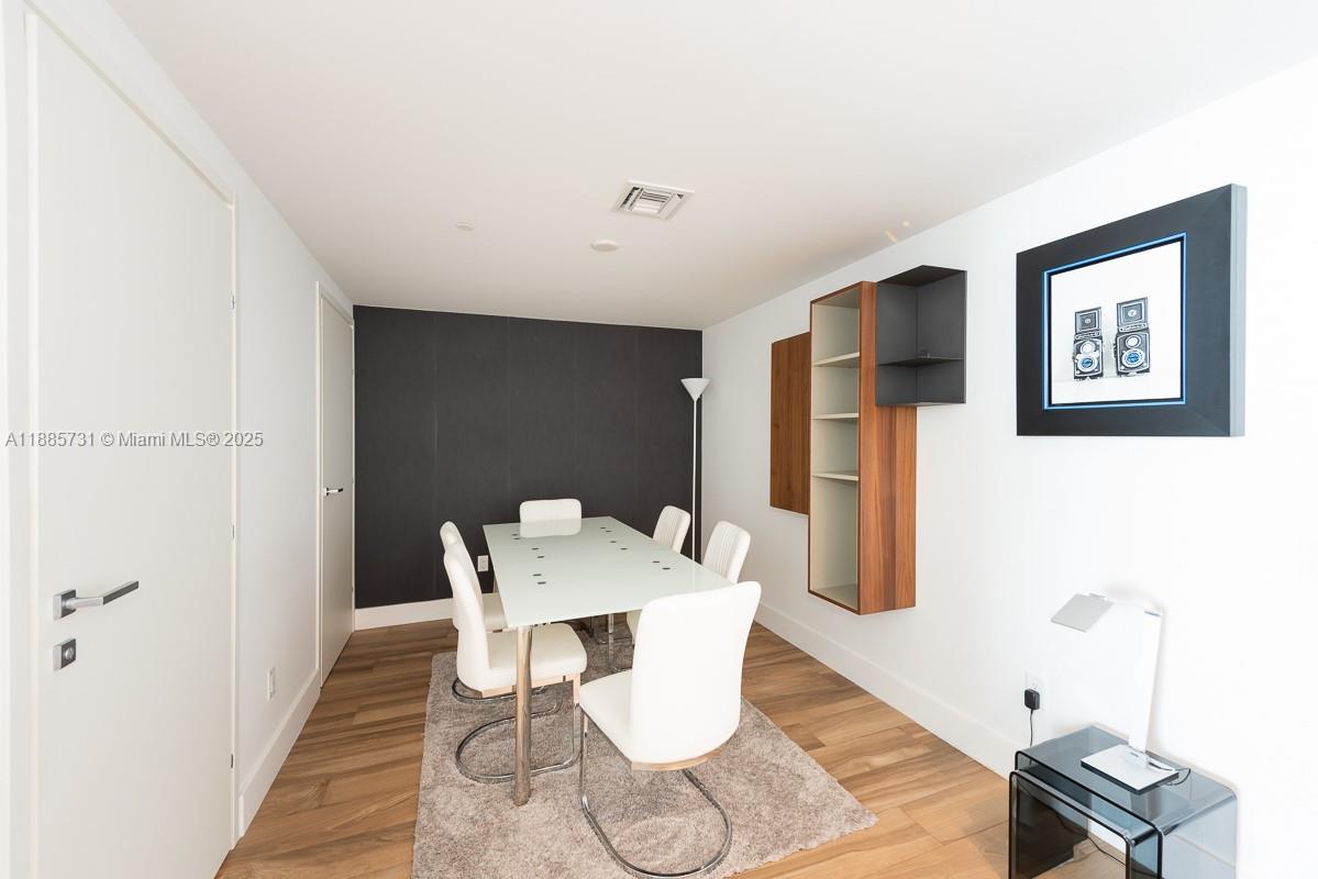 1300 Brickell Bay Dr #3205, Miami FL 33131