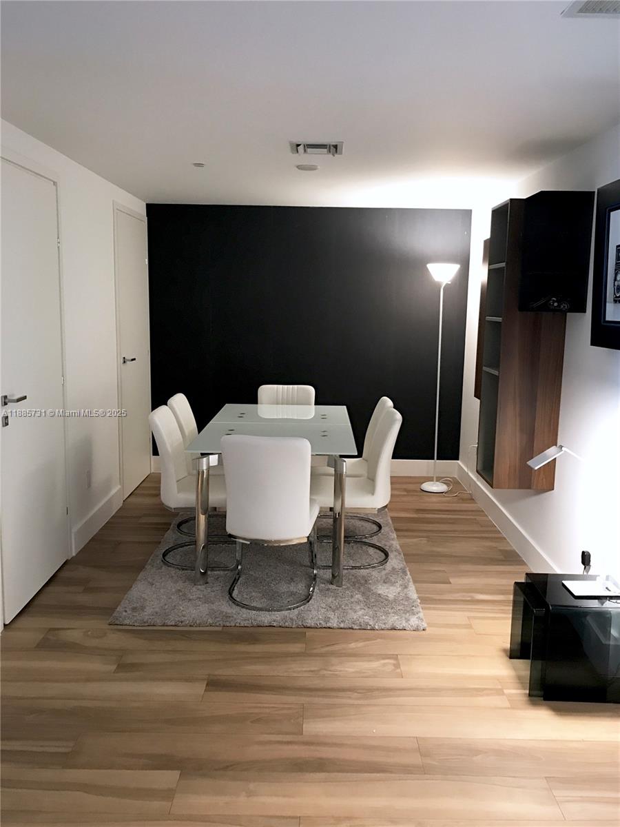 1300 Brickell Bay Dr #3205, Miami FL 33131