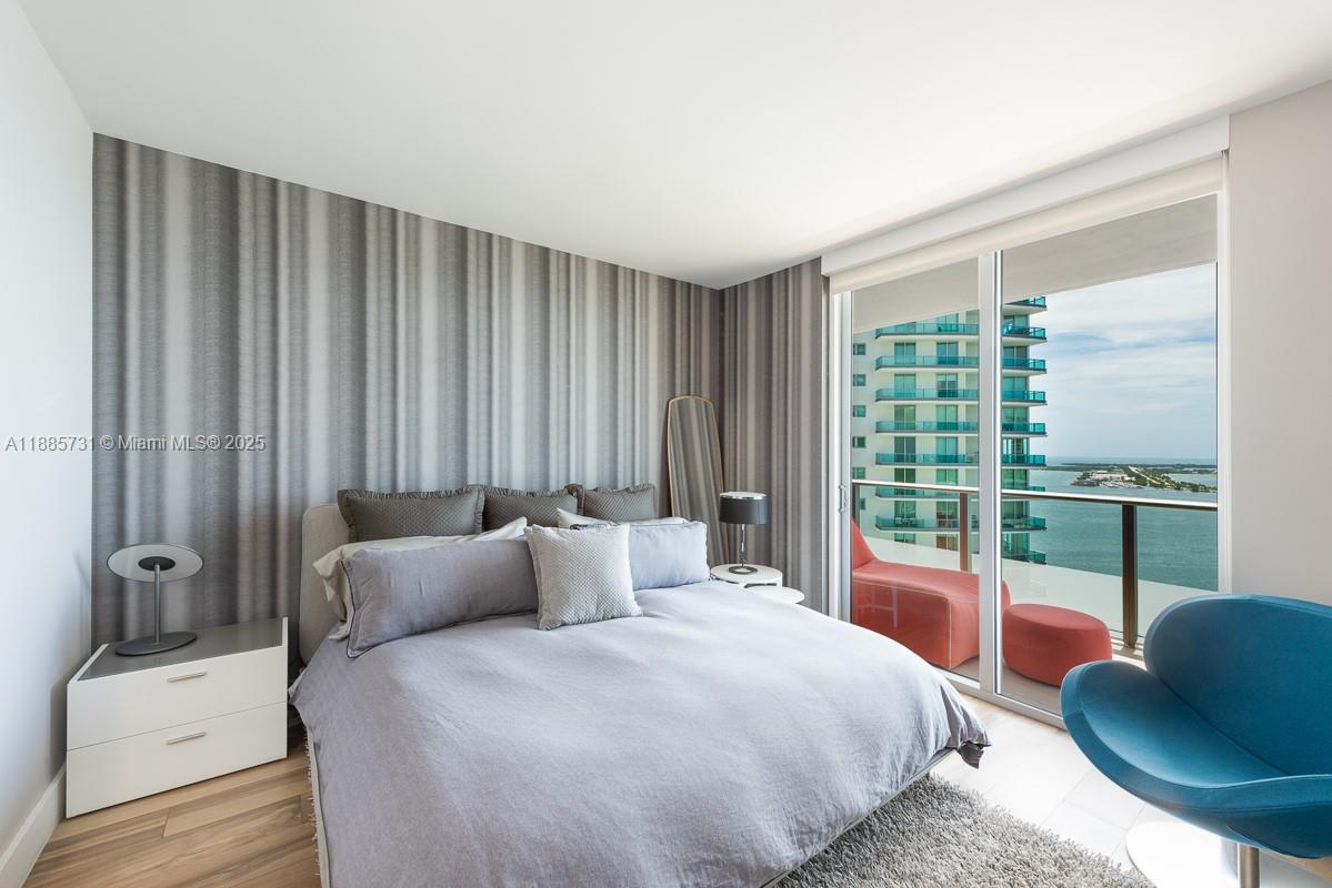 1300 Brickell Bay Dr #3205, Miami FL 33131