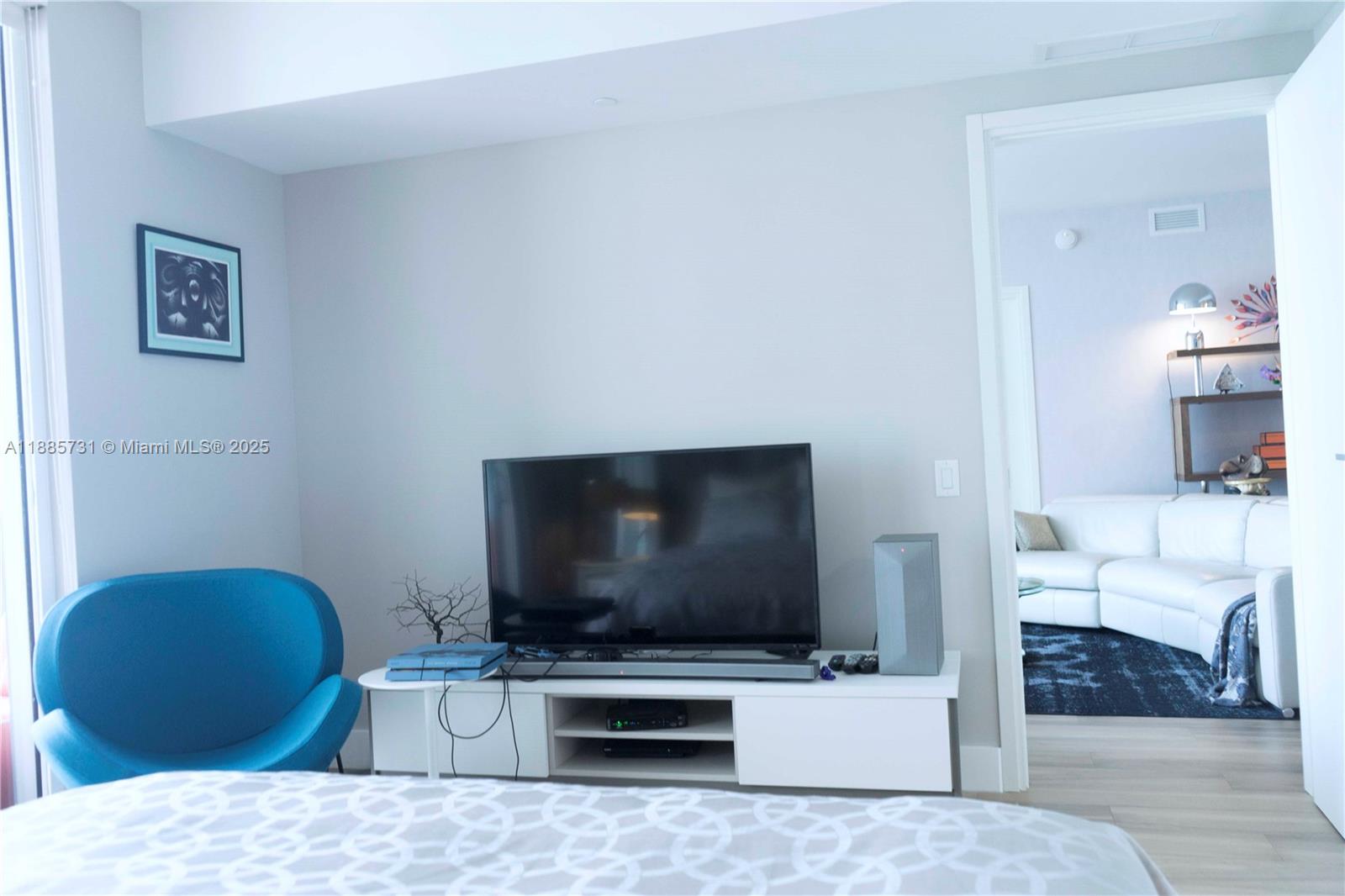 1300 Brickell Bay Dr #3205, Miami FL 33131