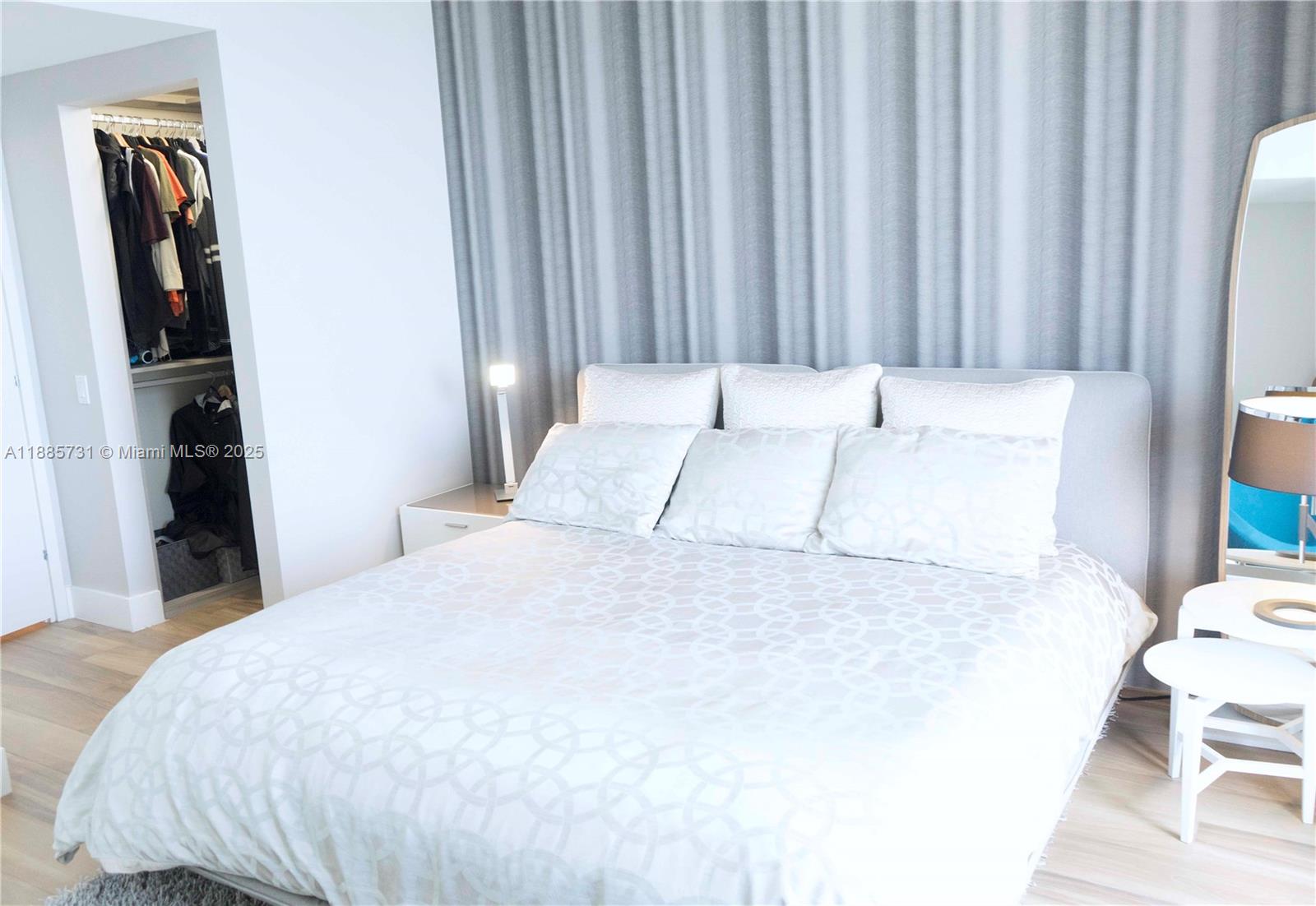 1300 Brickell Bay Dr #3205, Miami FL 33131