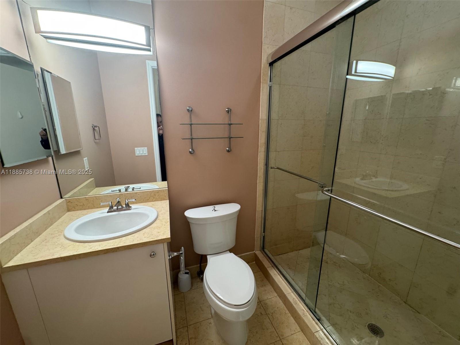 20000 E Country Club Dr #104, Aventura FL 33180