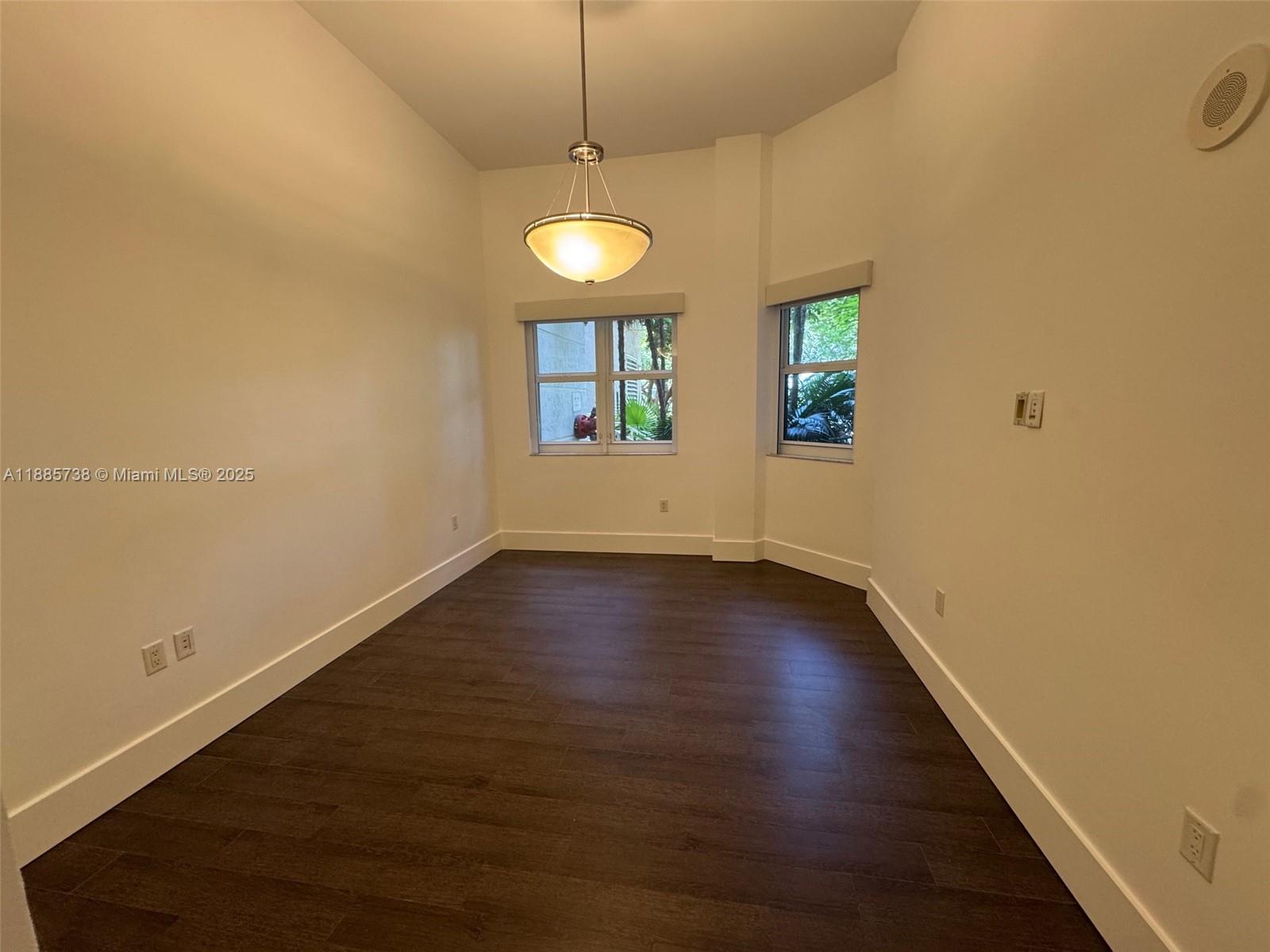 20000 E Country Club Dr #104, Aventura FL 33180