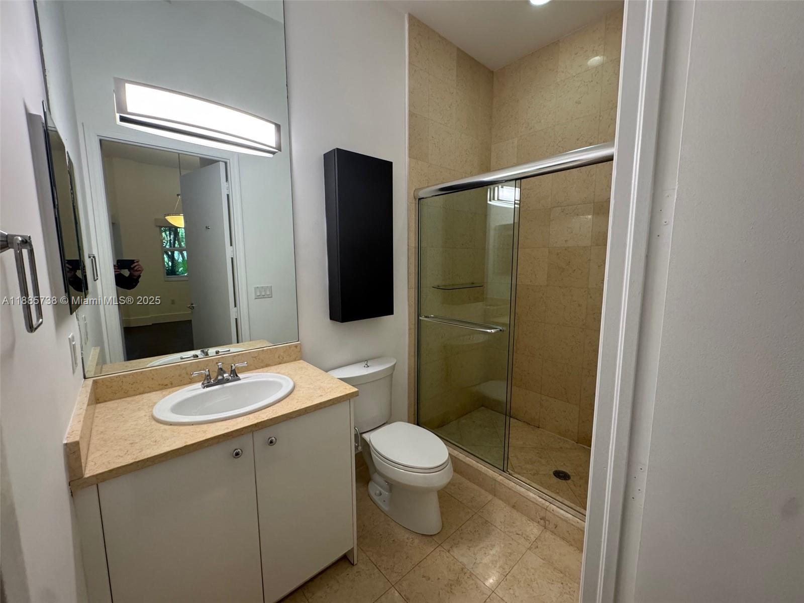 20000 E Country Club Dr #104, Aventura FL 33180