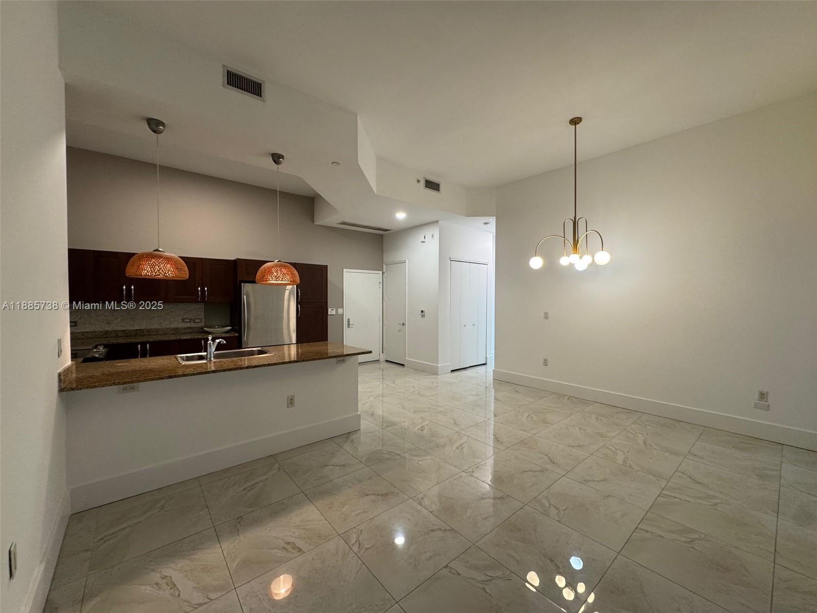 20000 E Country Club Dr #104, Aventura FL 33180