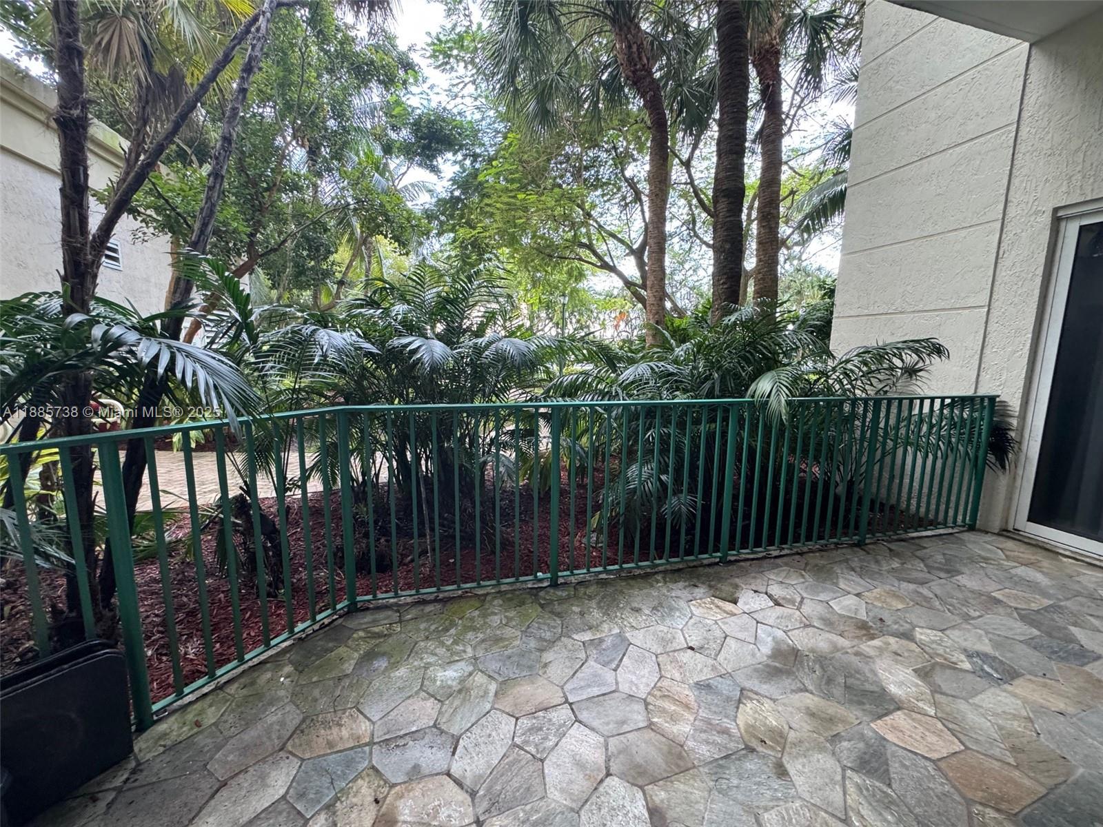 20000 E Country Club Dr #104, Aventura FL 33180