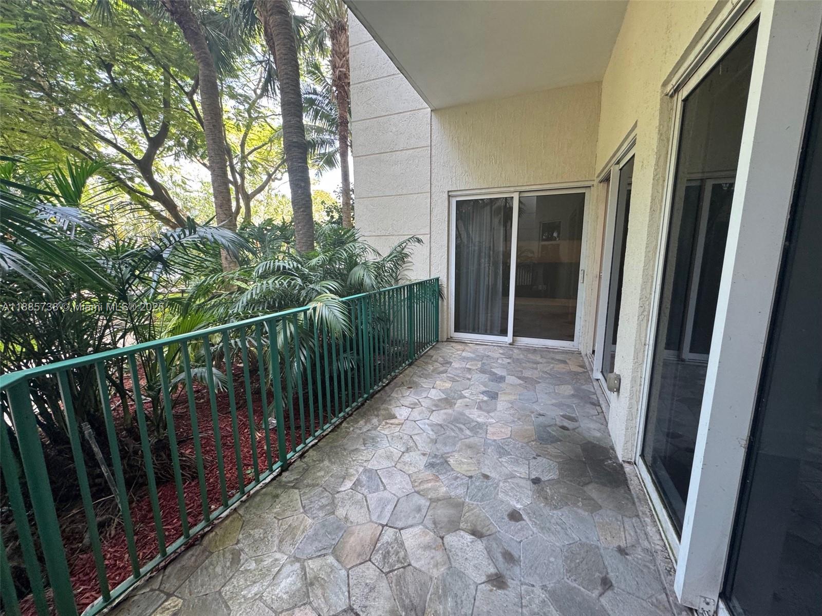 20000 E Country Club Dr #104, Aventura FL 33180
