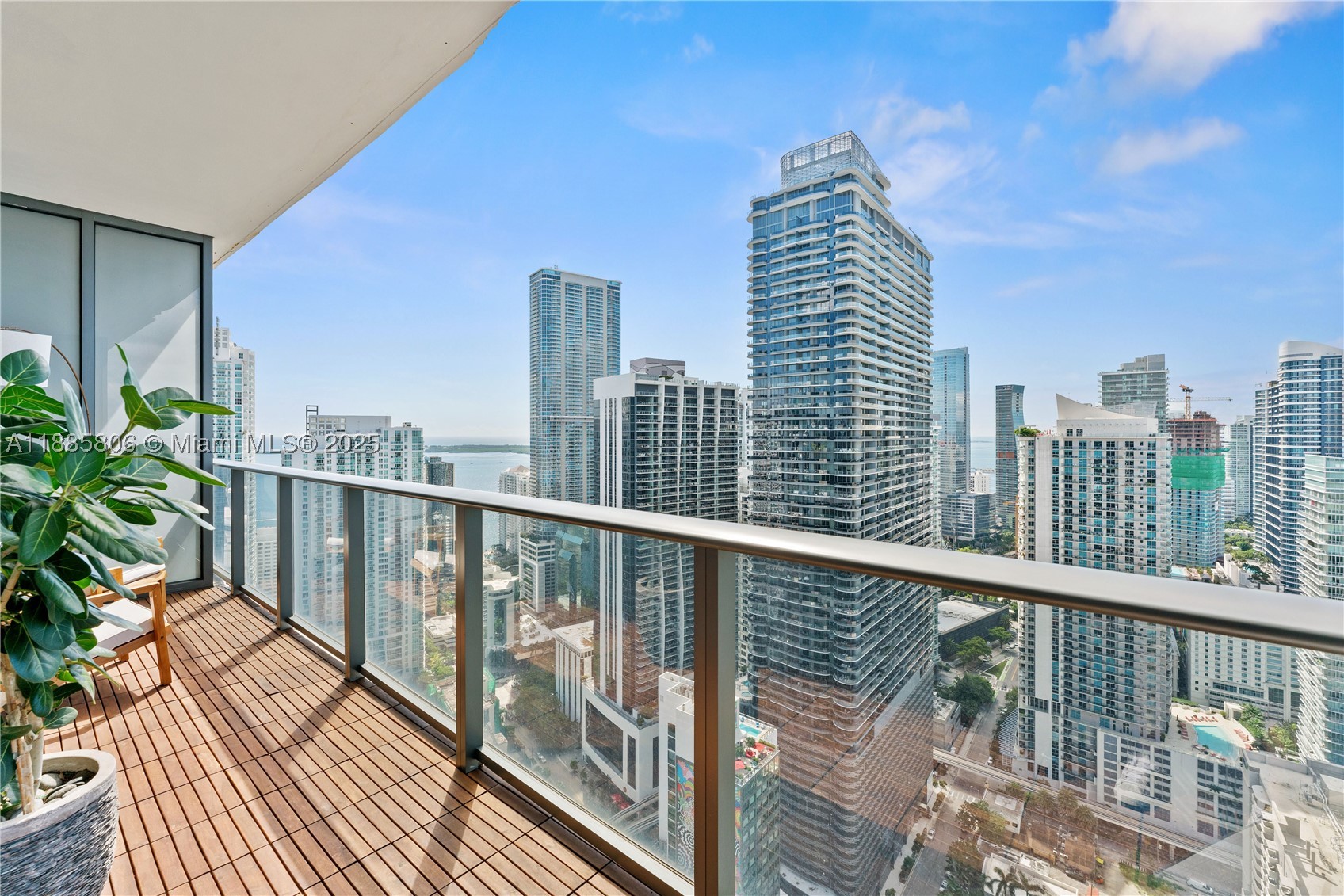 45 SW 9th St #4205, Miami FL 33130