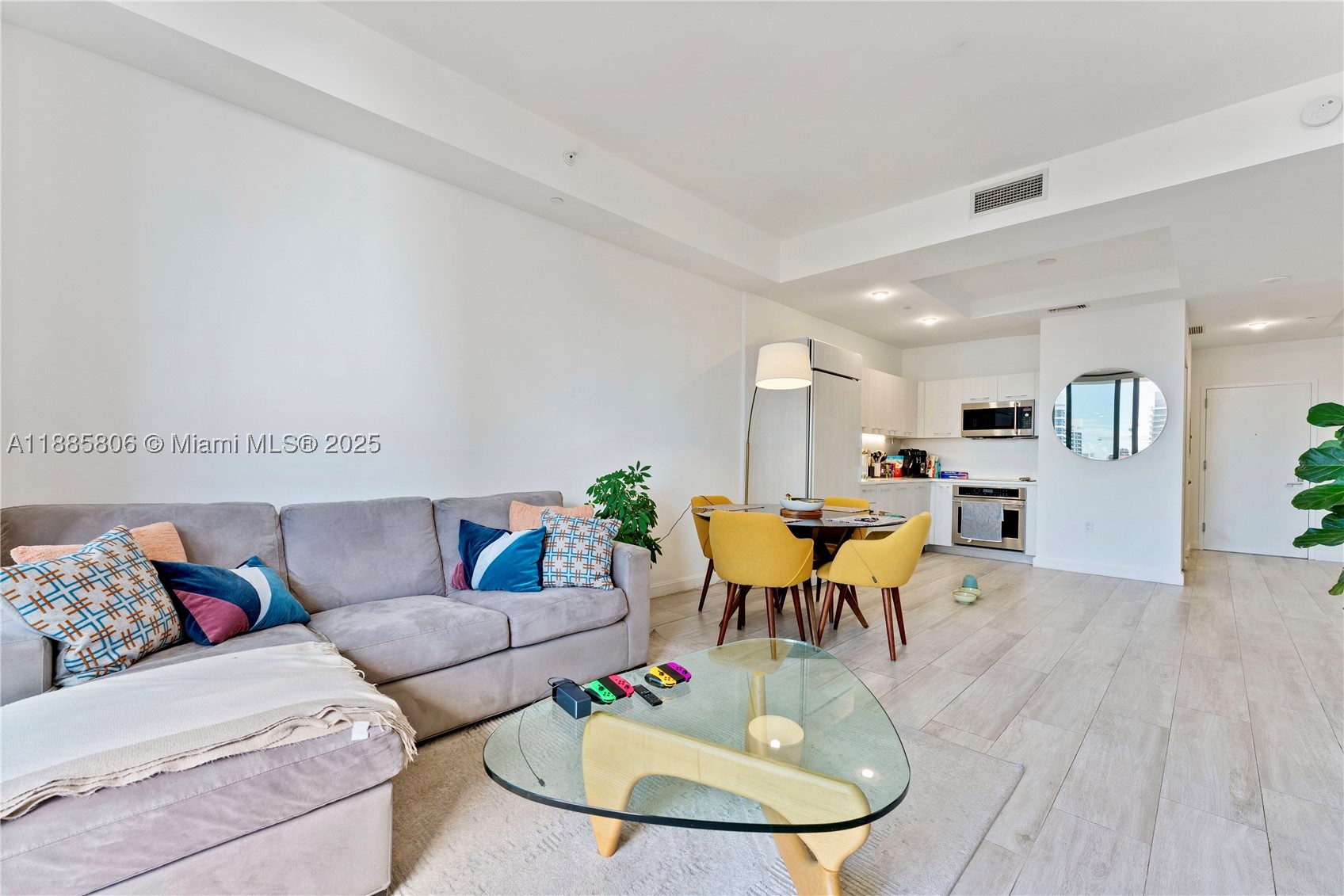 45 SW 9th St #4205, Miami FL 33130