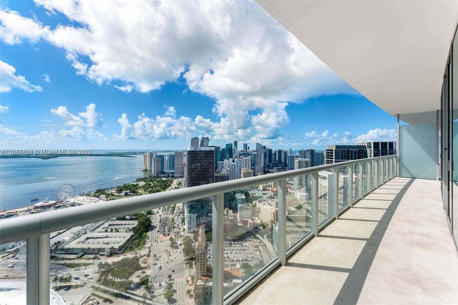 888 Biscayne Blvd #2112, Miami FL 33132