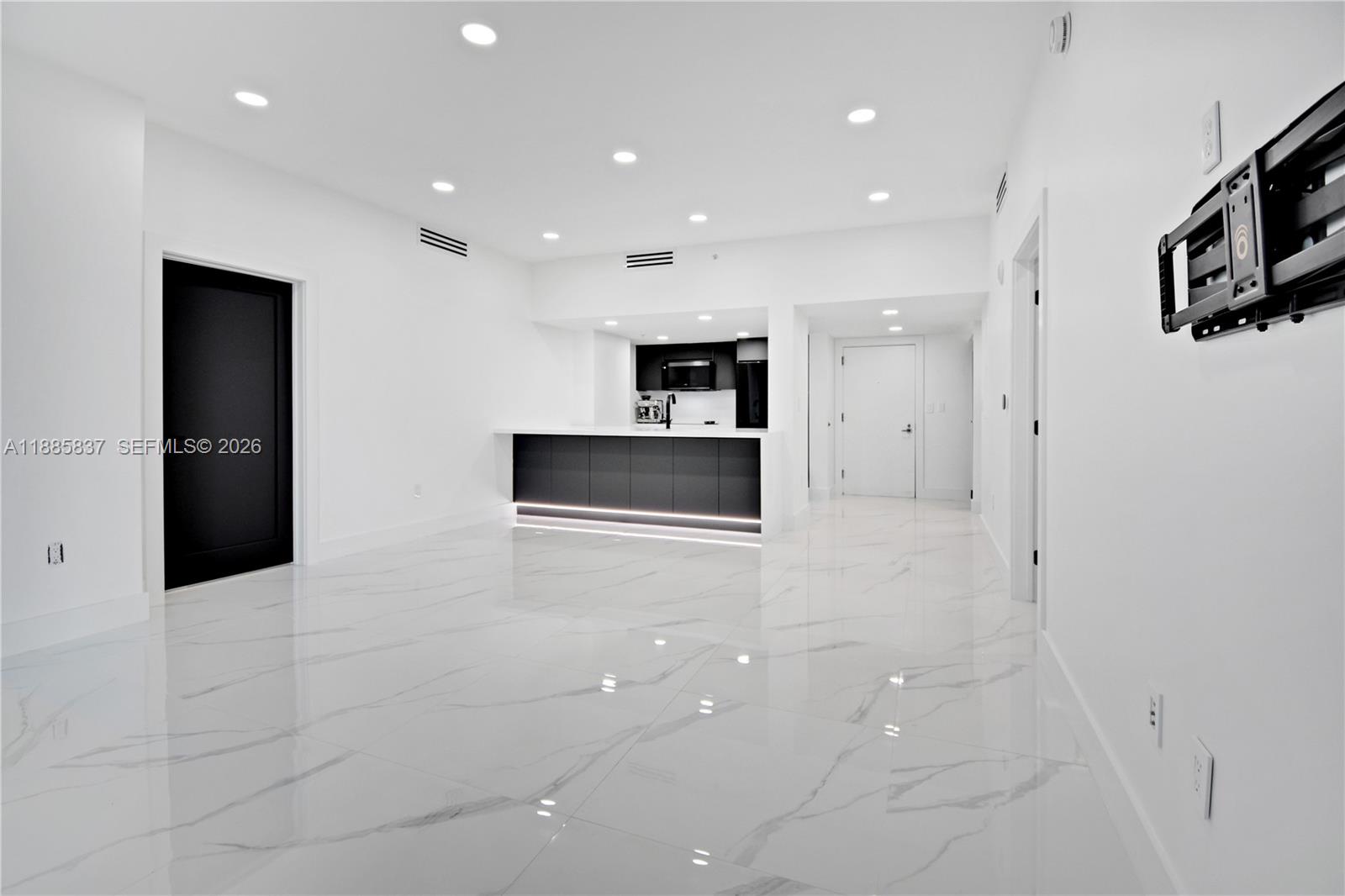 1800 N Bayshore Dr #512, Miami FL 33132