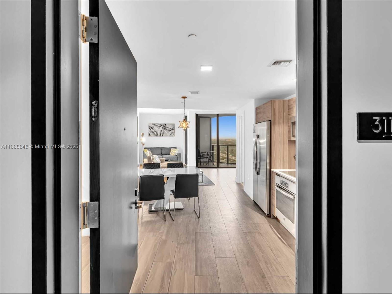 121 NE 34th St #3114, Miami FL 33137