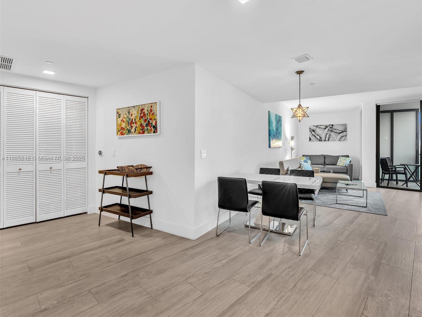 121 NE 34th St #3114, Miami FL 33137