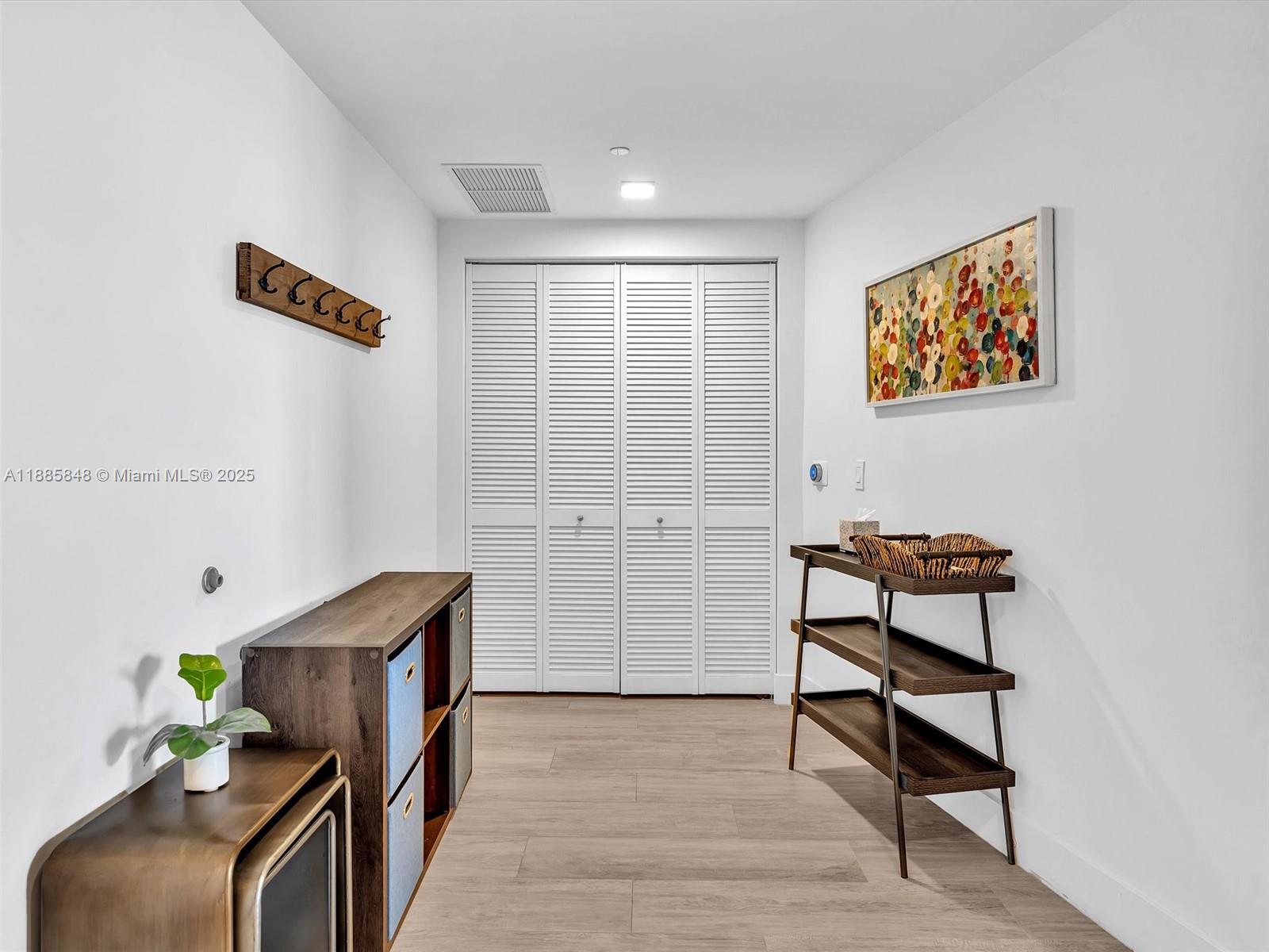 121 NE 34th St #3114, Miami FL 33137