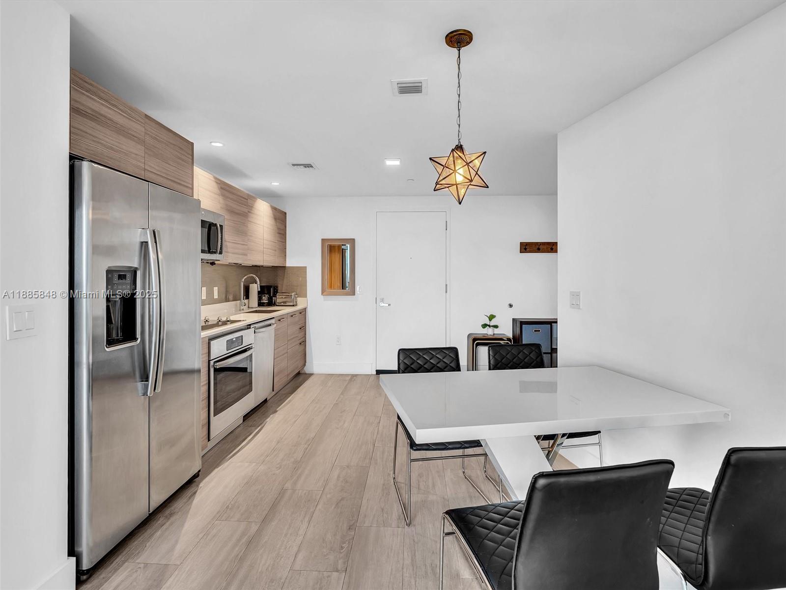 121 NE 34th St #3114, Miami FL 33137