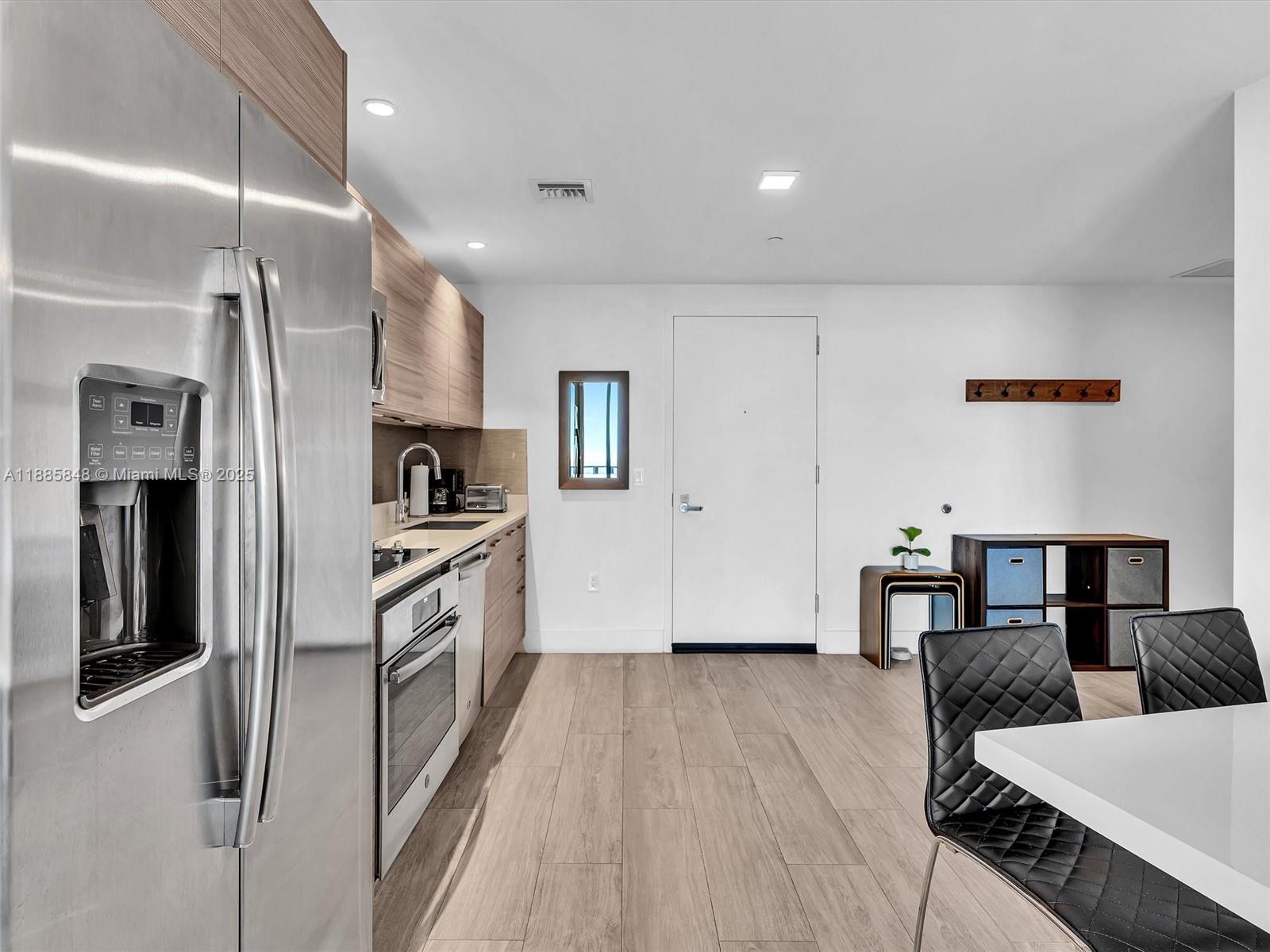 121 NE 34th St #3114, Miami FL 33137
