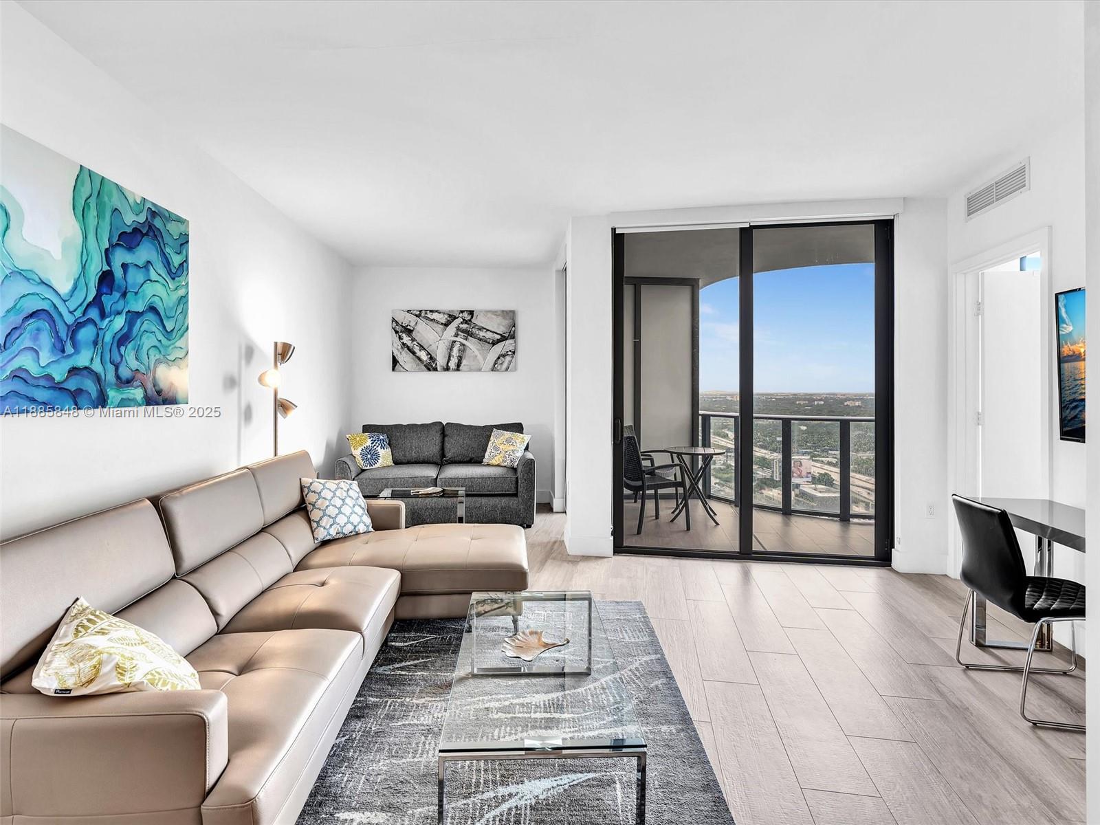 121 NE 34th St #3114, Miami FL 33137