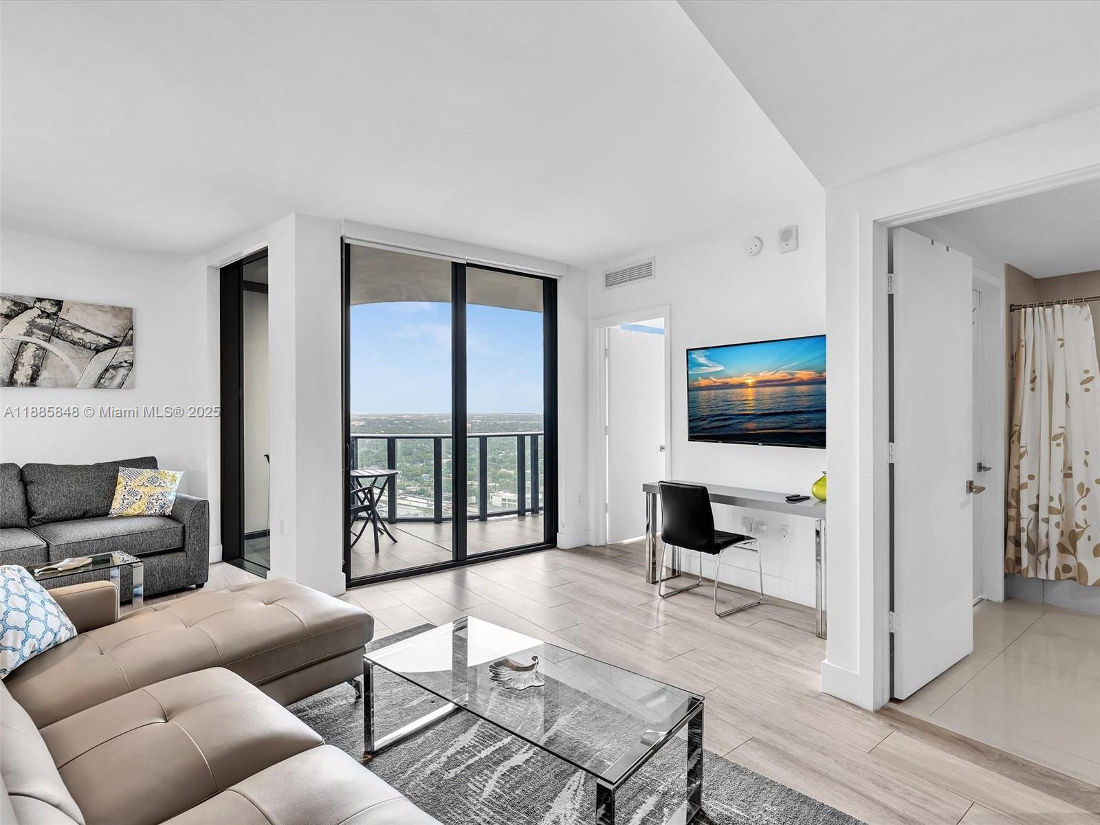 121 NE 34th St #3114, Miami FL 33137