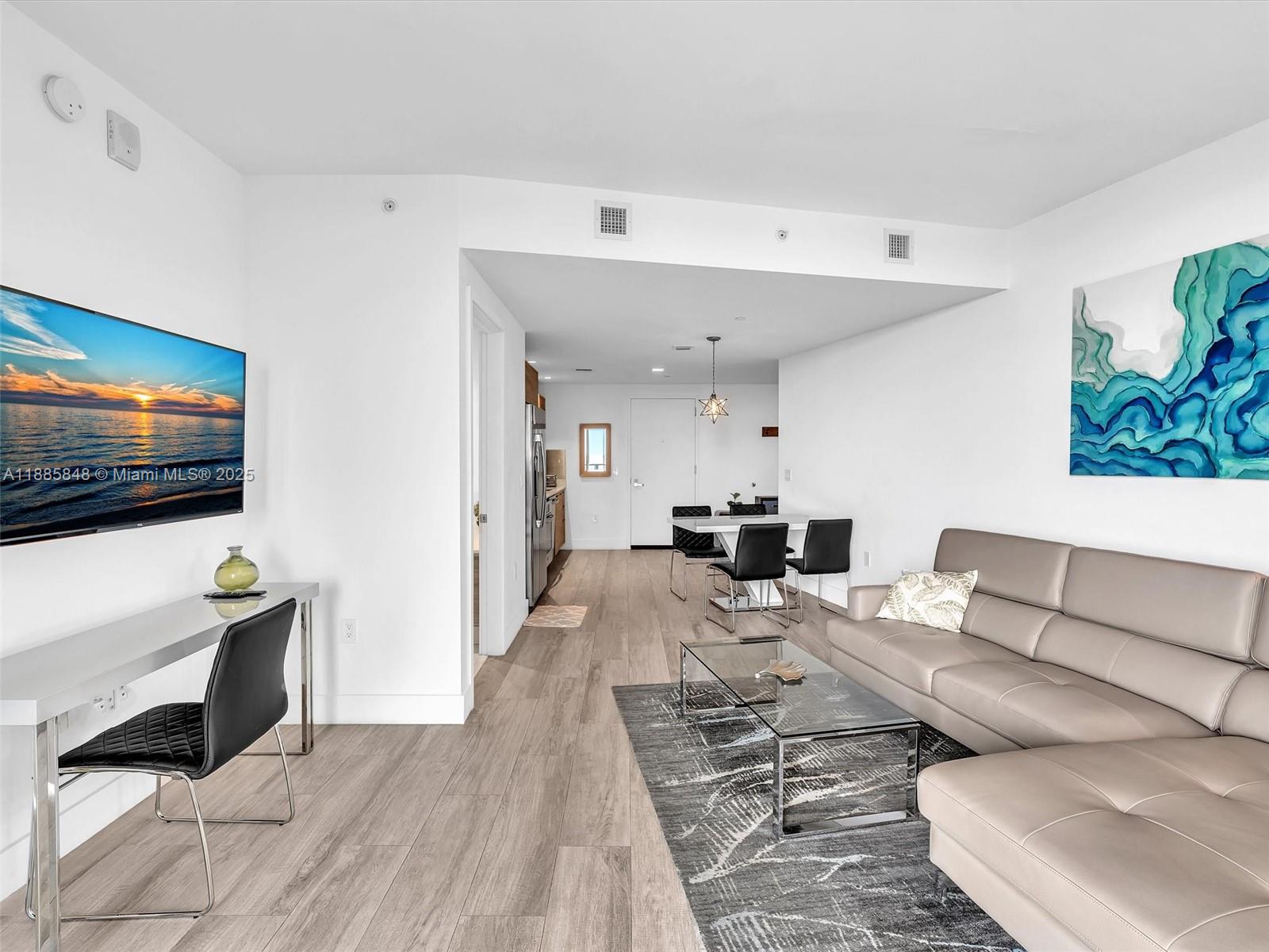 121 NE 34th St #3114, Miami FL 33137