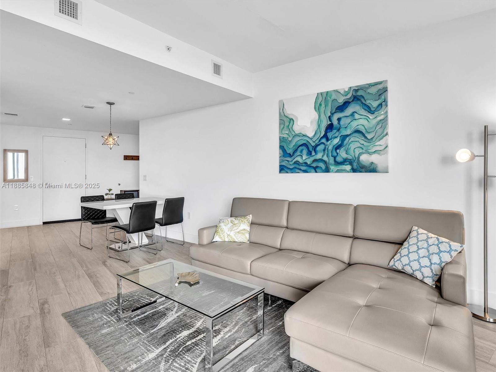 121 NE 34th St #3114, Miami FL 33137