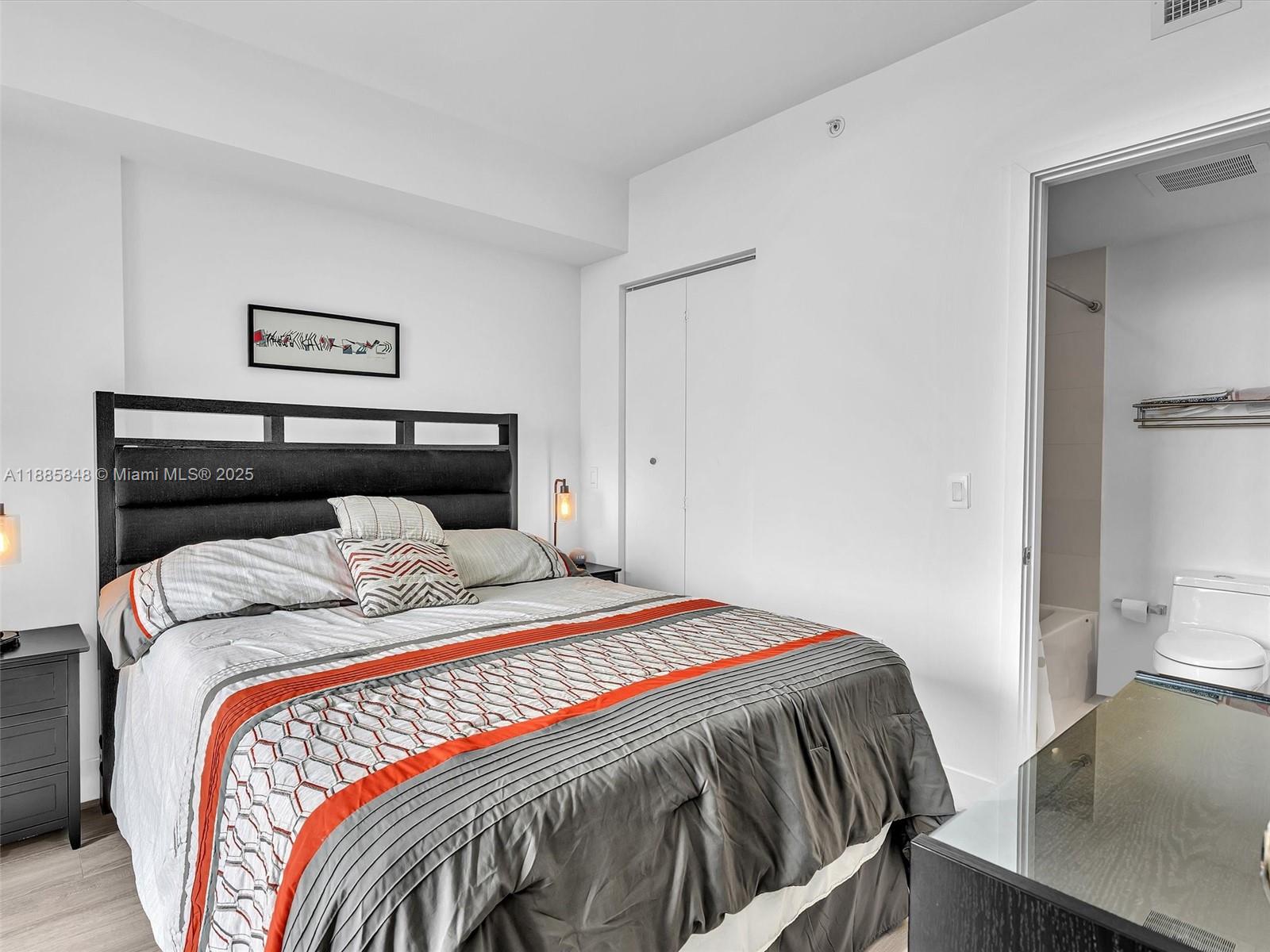 121 NE 34th St #3114, Miami FL 33137