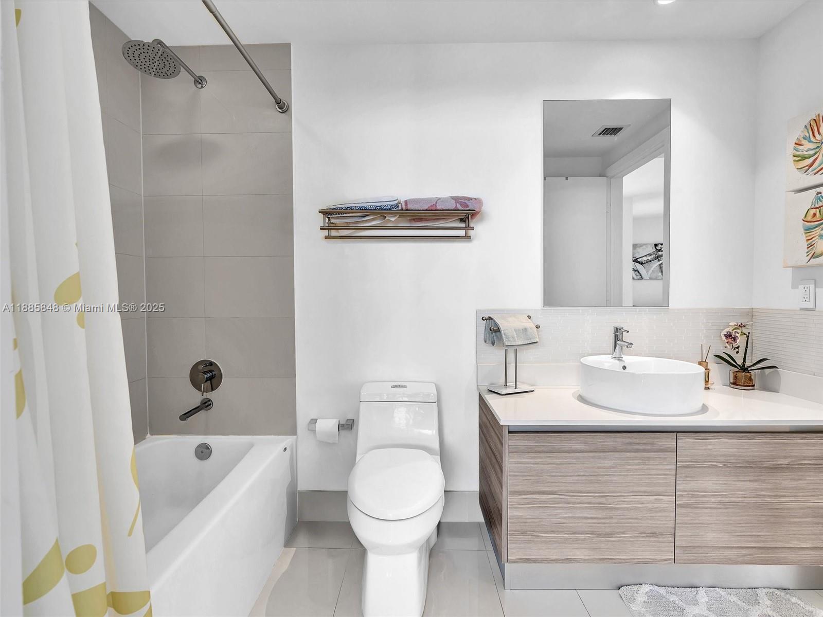 121 NE 34th St #3114, Miami FL 33137