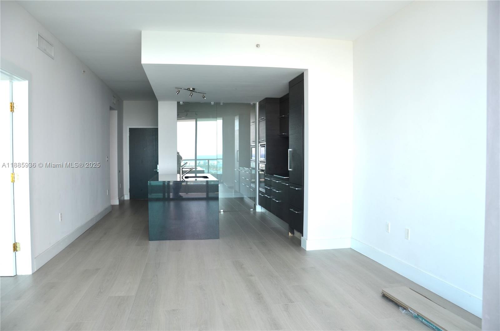 900 Biscayne Blvd #5104, Miami FL 33132