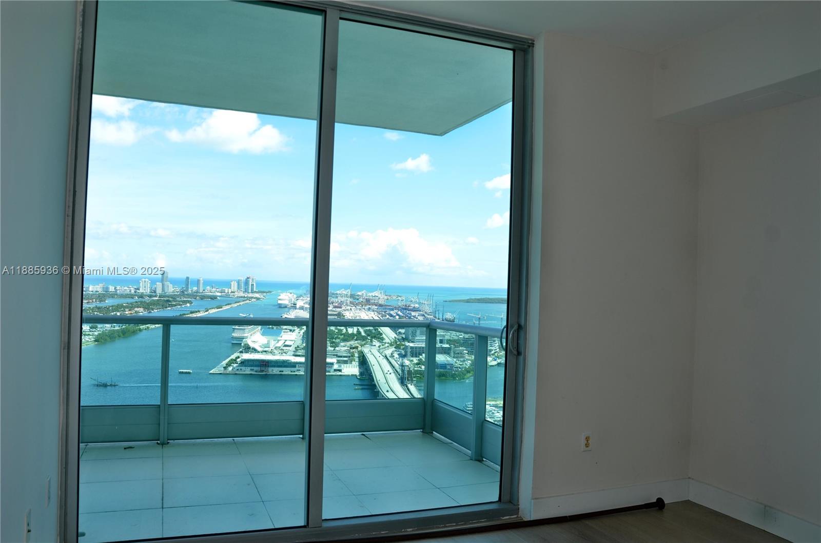900 Biscayne Blvd #5104, Miami FL 33132