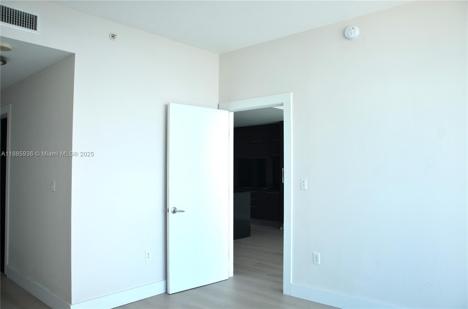 900 Biscayne Blvd #5104, Miami FL 33132