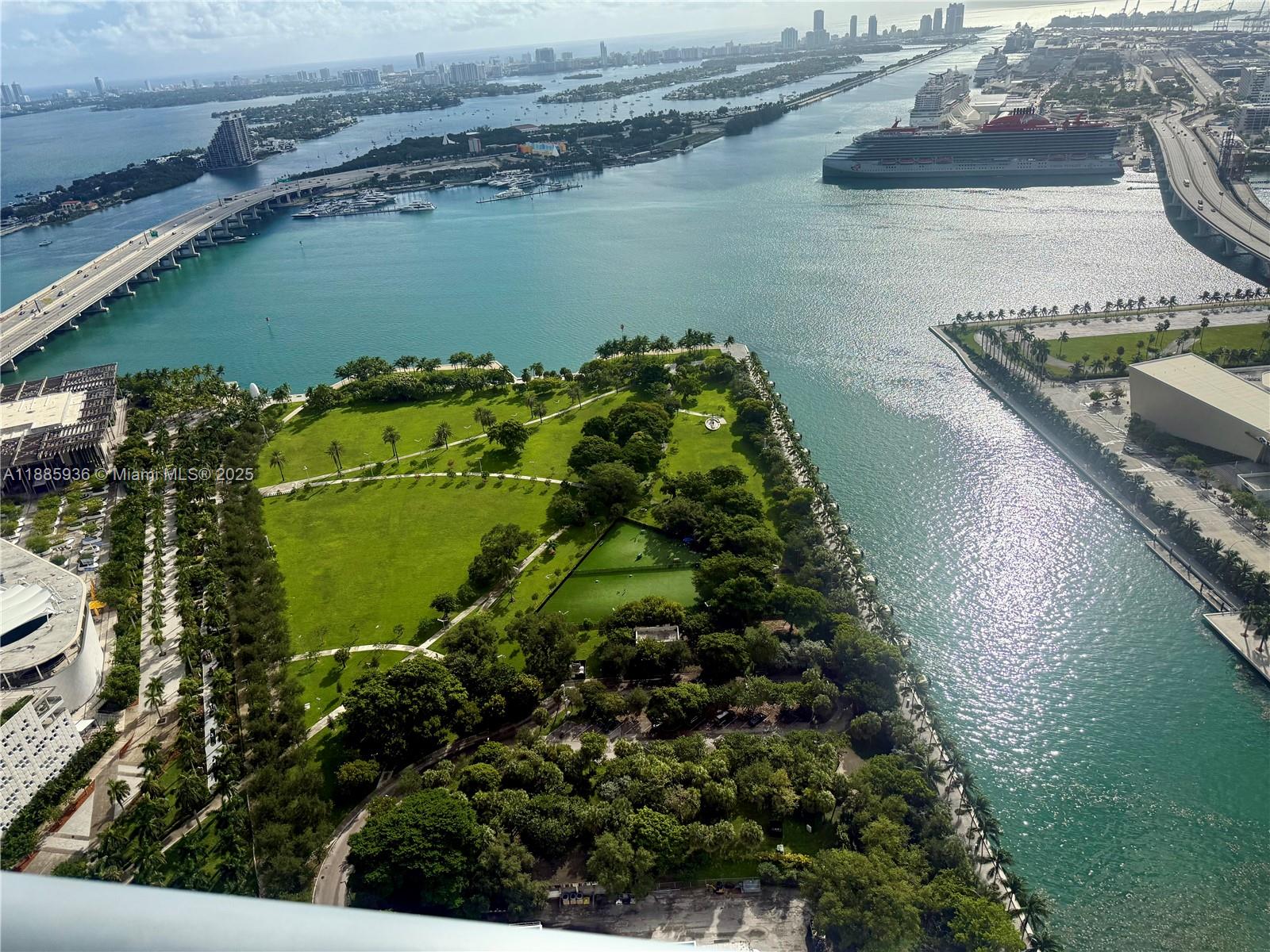 900 Biscayne Blvd #5104, Miami FL 33132