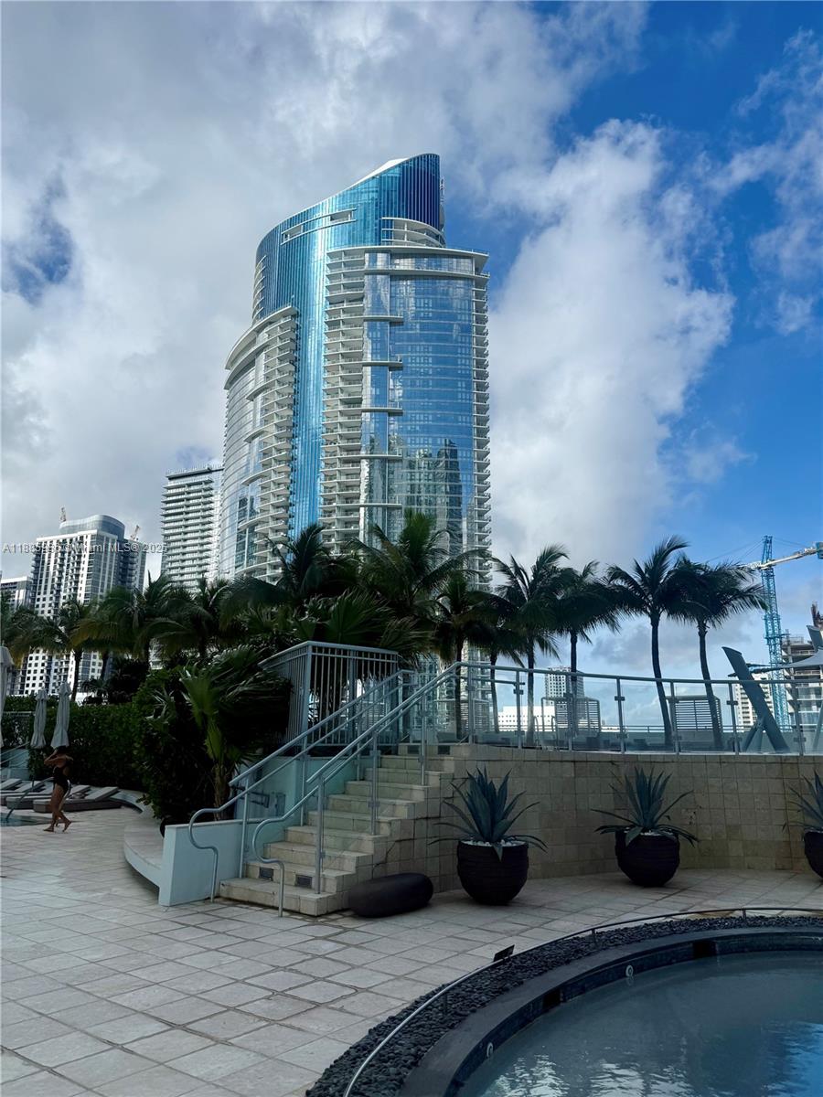 900 Biscayne Blvd #5104, Miami FL 33132