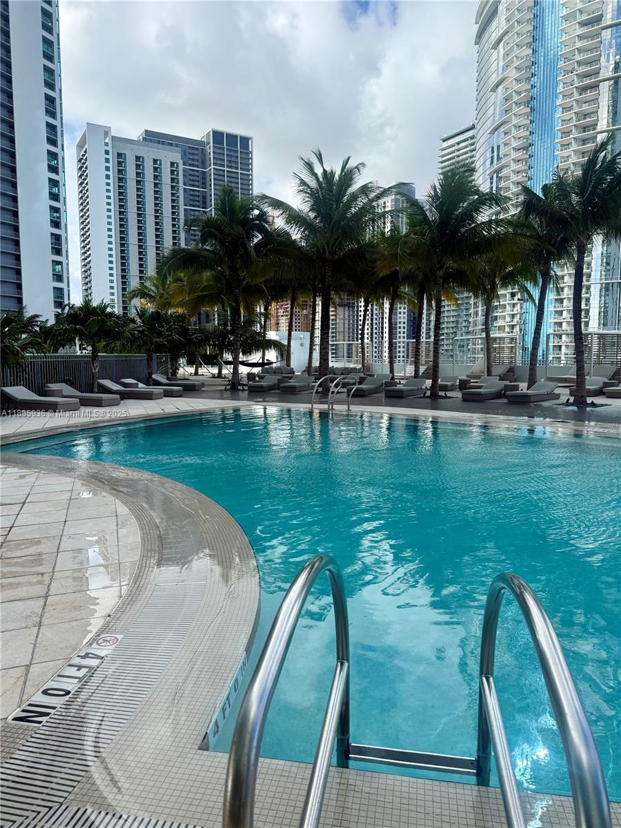 900 Biscayne Blvd #5104, Miami FL 33132