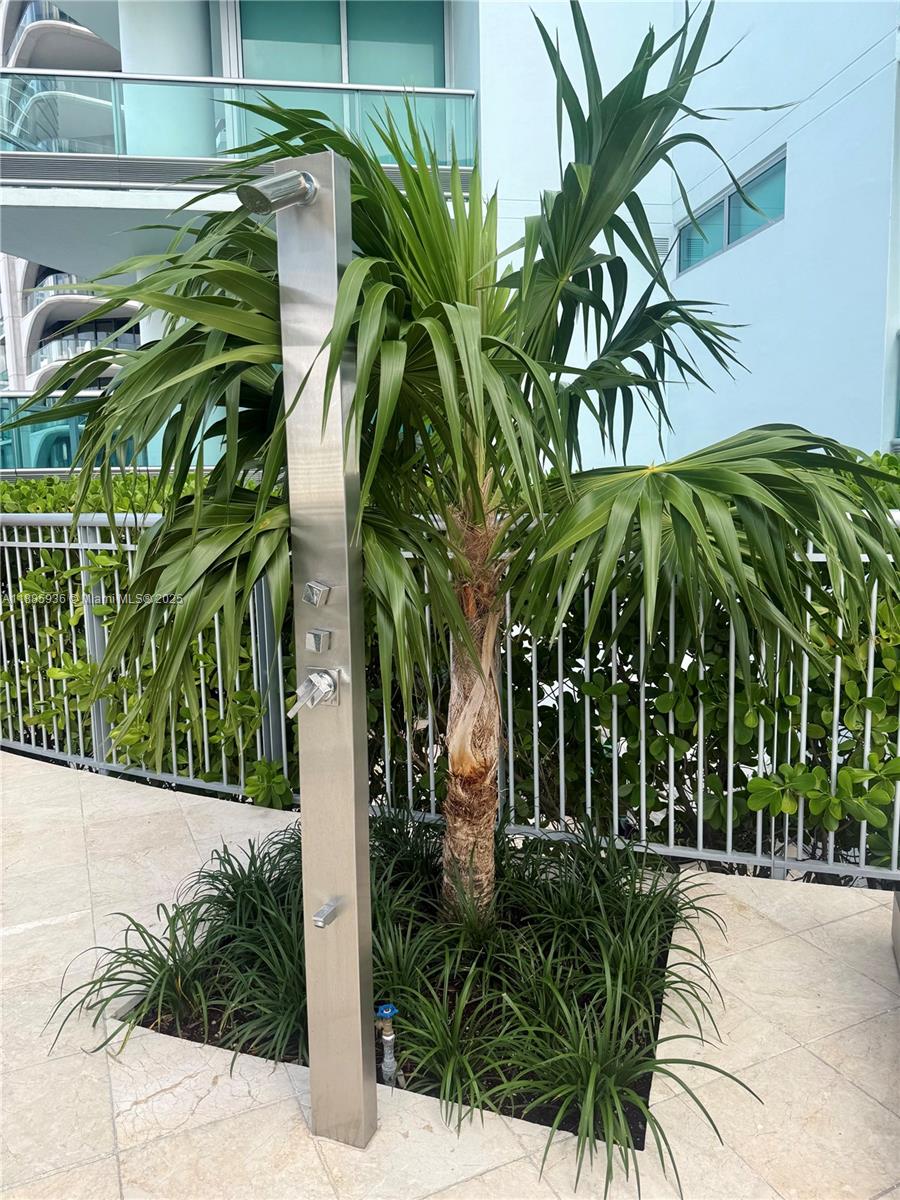 900 Biscayne Blvd #5104, Miami FL 33132