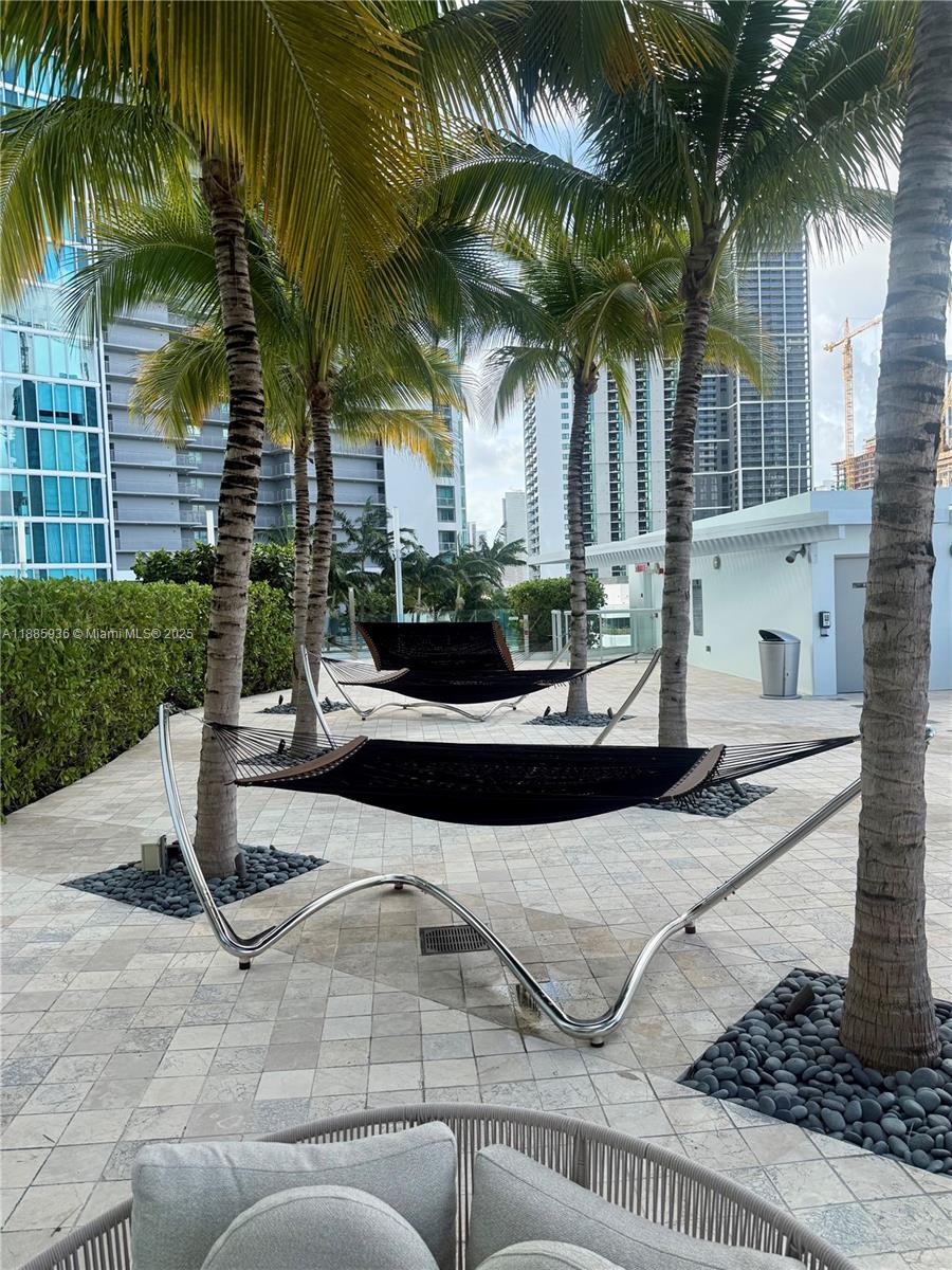900 Biscayne Blvd #5104, Miami FL 33132