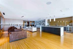 900 Biscayne Blvd #5104, Miami FL 33132
