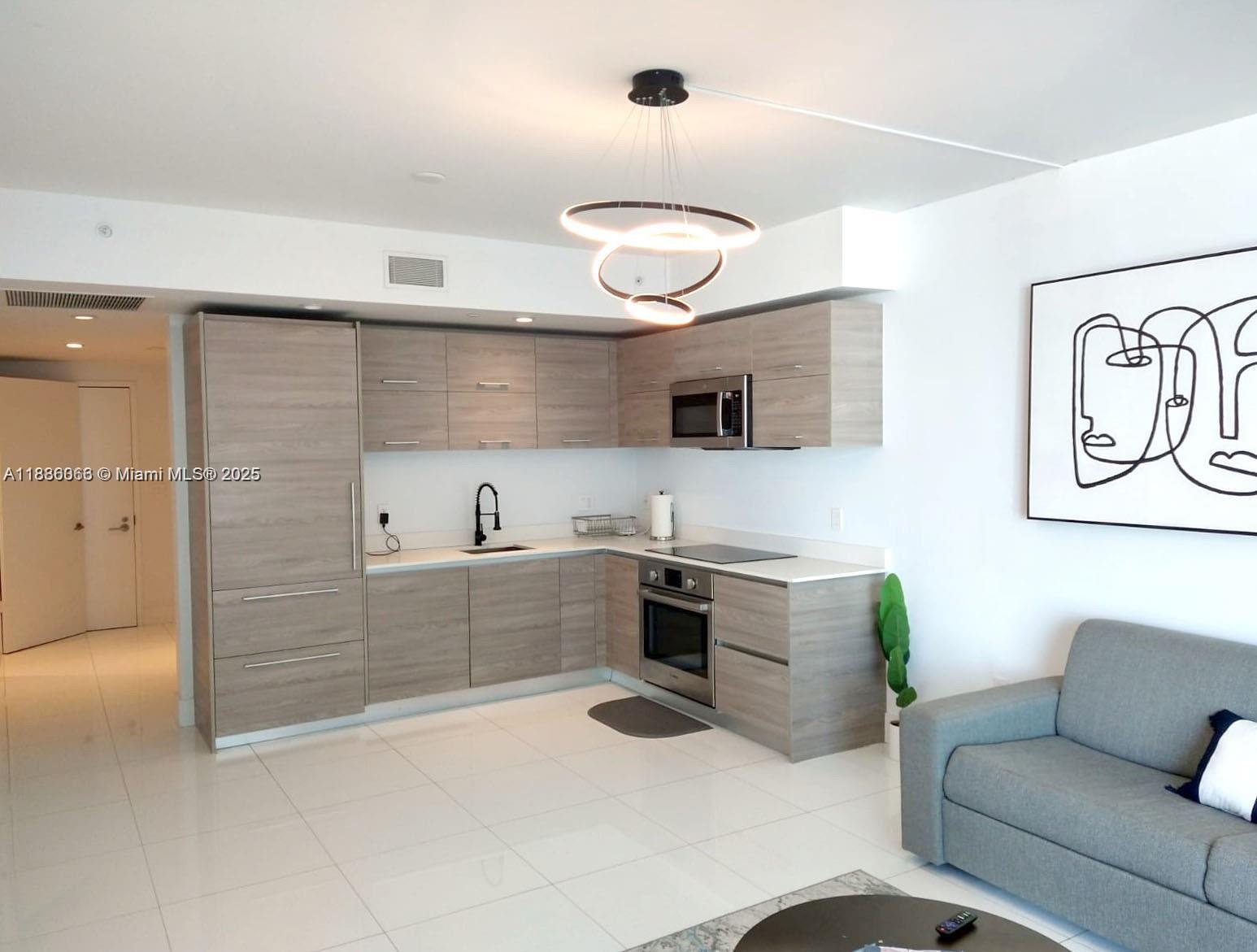 1300 S Miami Ave #2208, Miami FL 33130