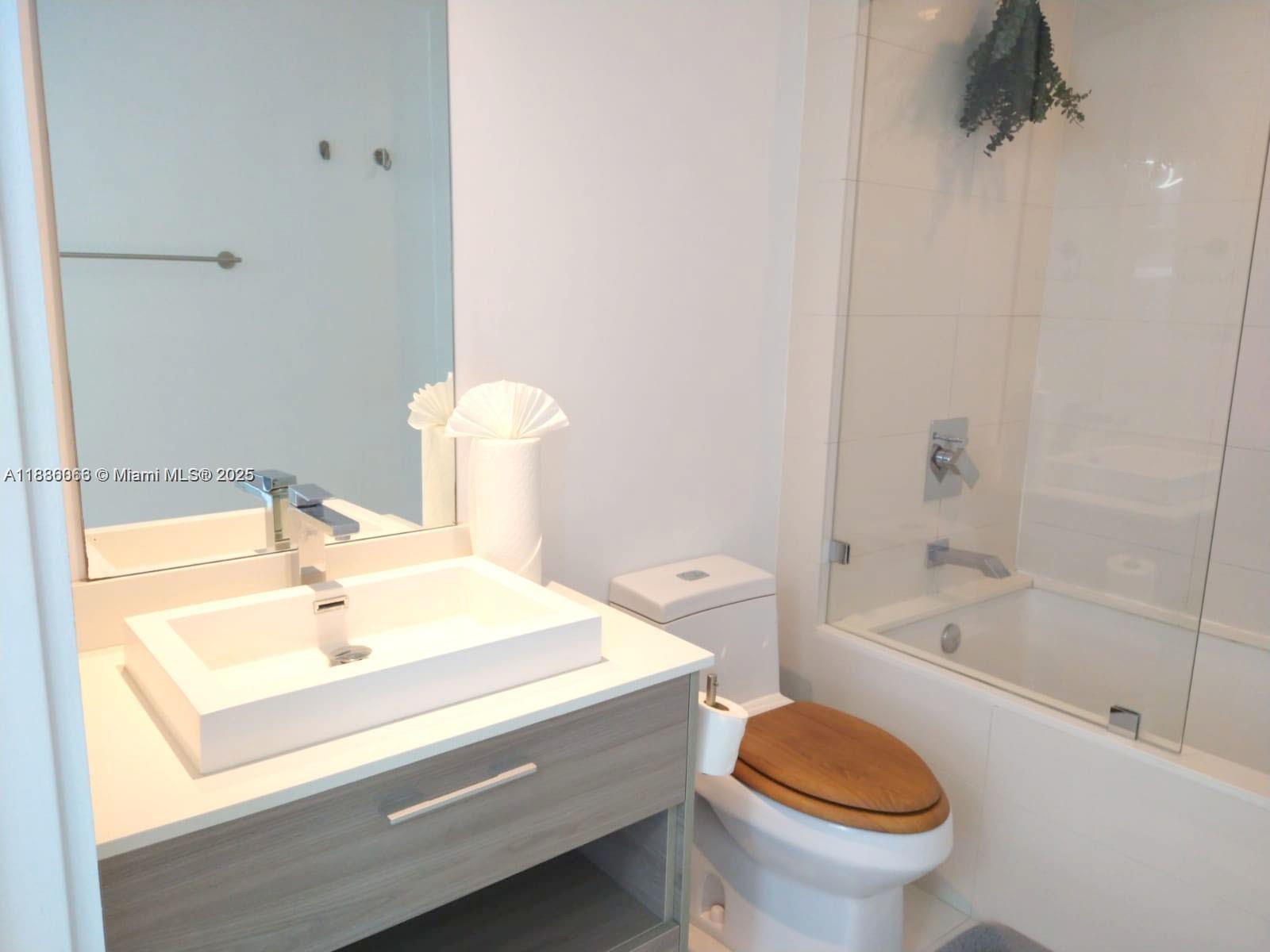 1300 S Miami Ave #2208, Miami FL 33130