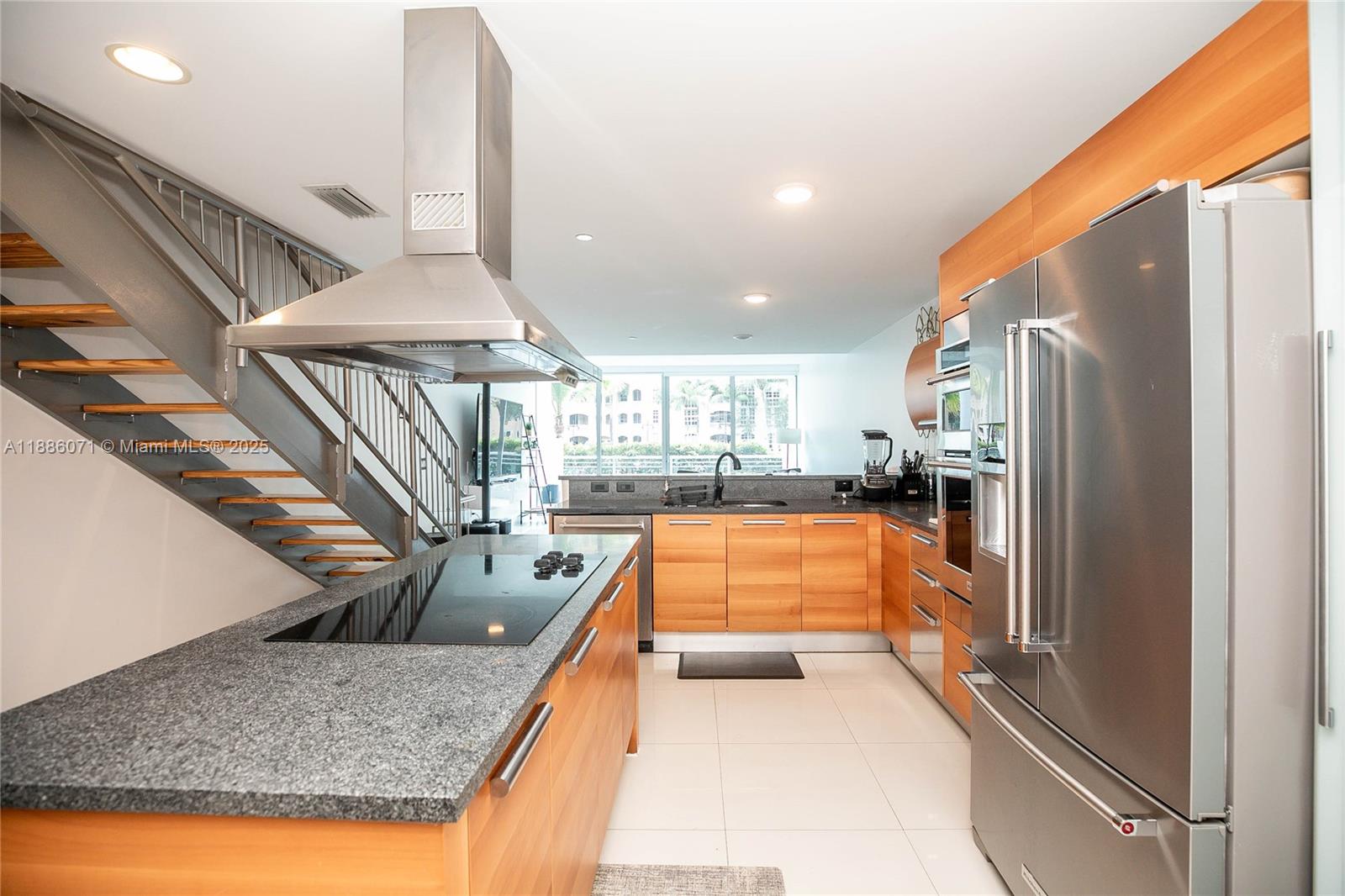 2950 NE 188th St #124, Aventura FL 33180