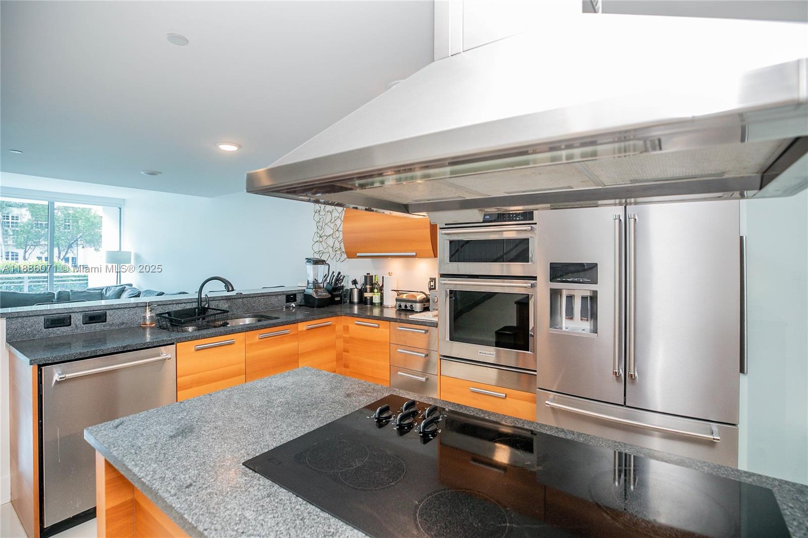 2950 NE 188th St #124, Aventura FL 33180