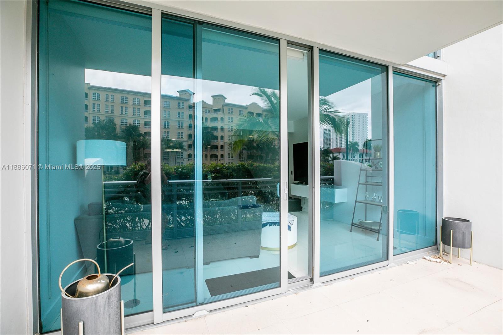 2950 NE 188th St #124, Aventura FL 33180