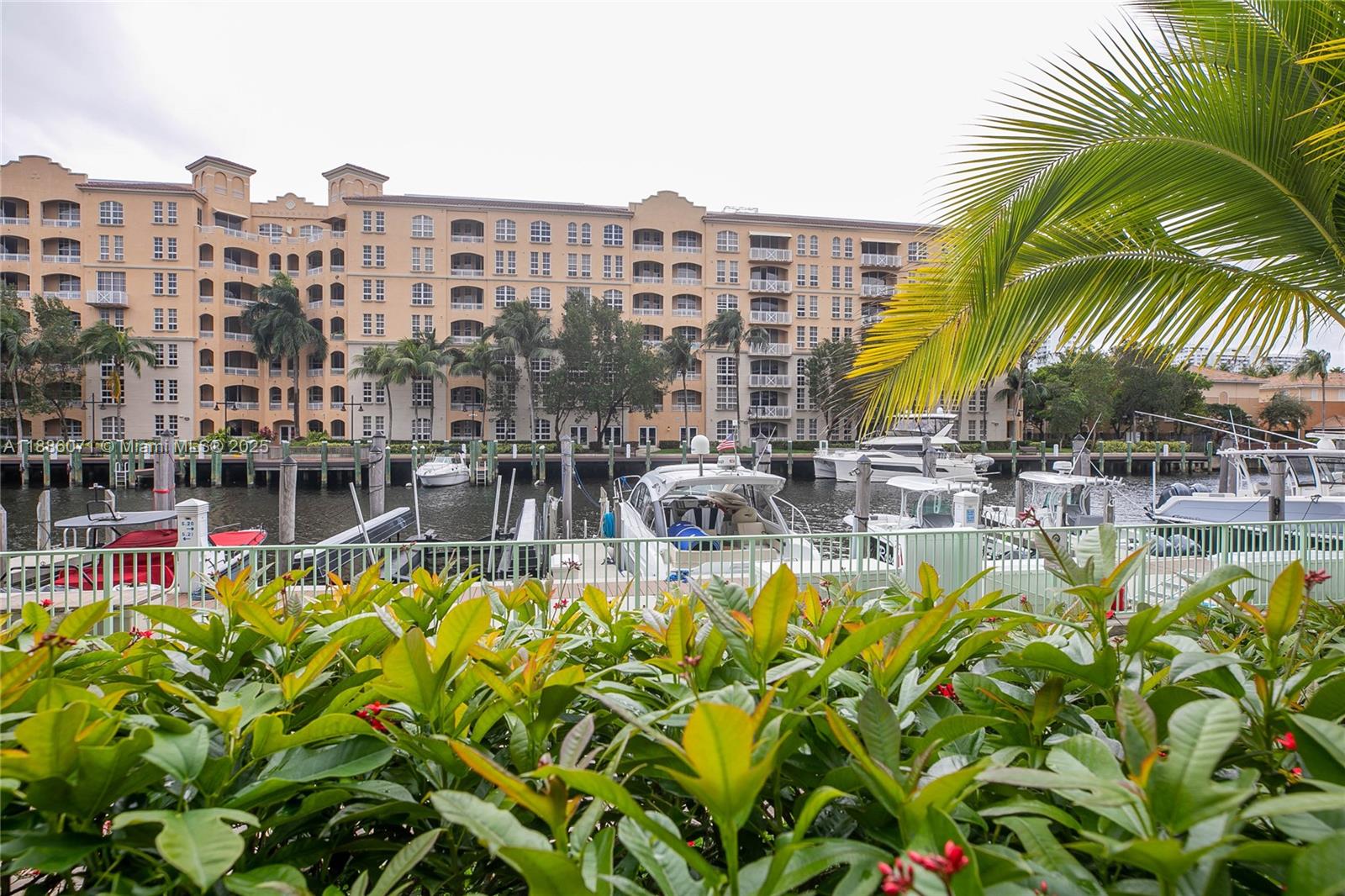 2950 NE 188th St #124, Aventura FL 33180