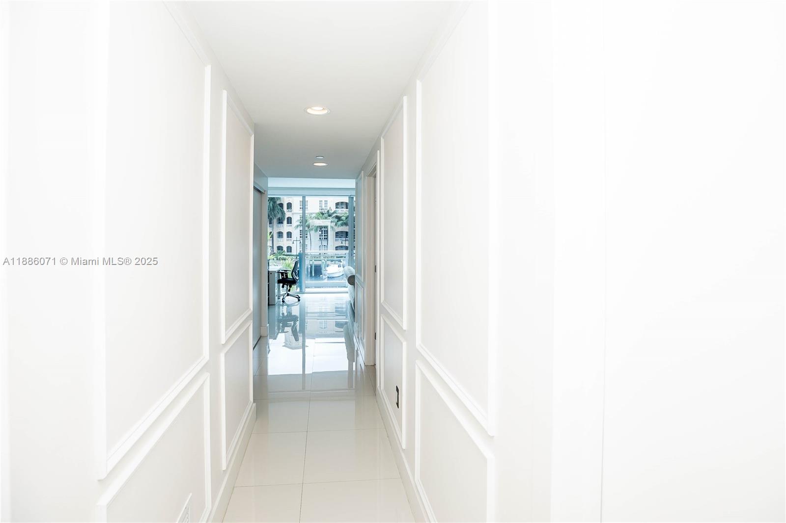 2950 NE 188th St #124, Aventura FL 33180
