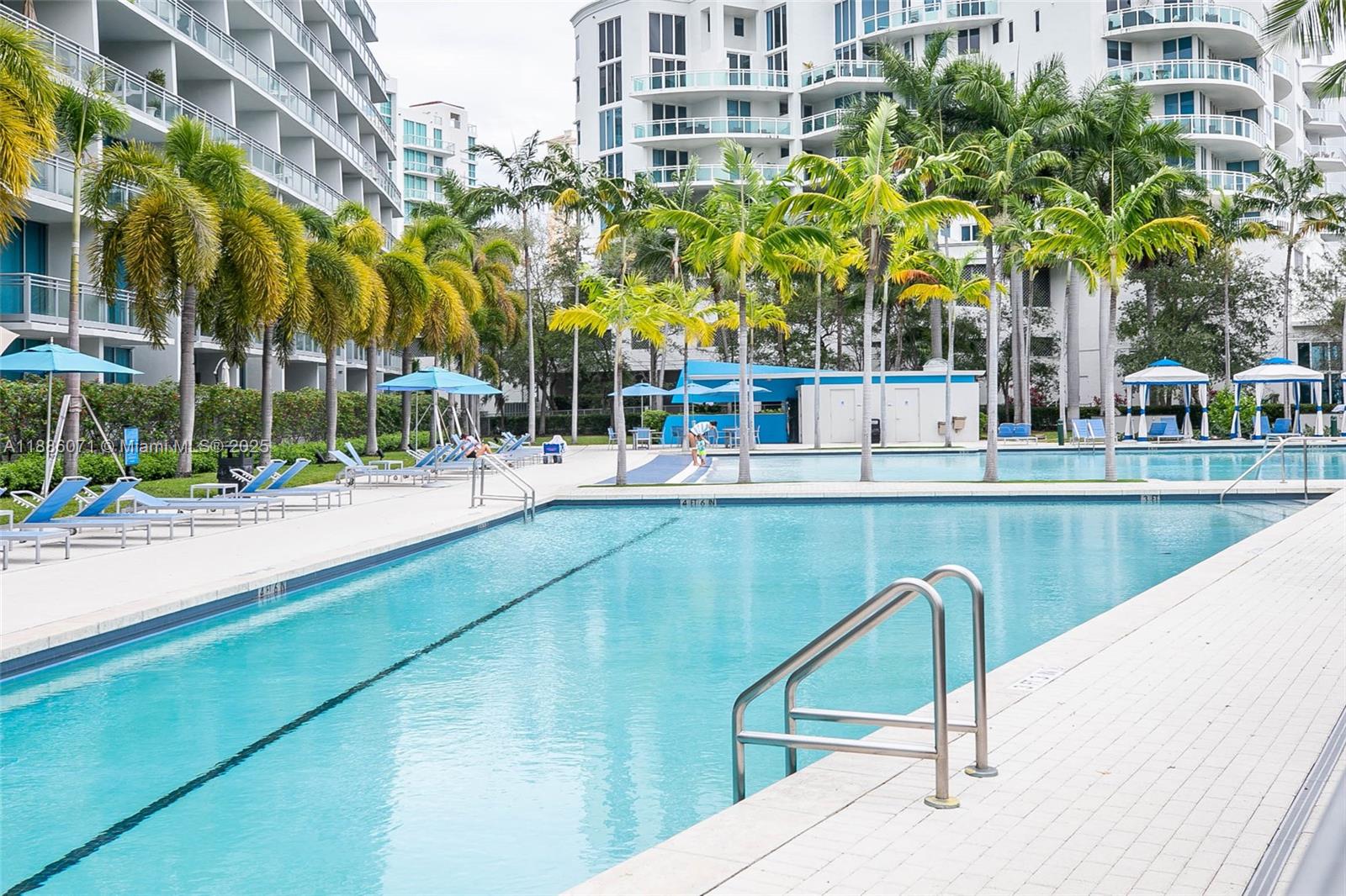 2950 NE 188th St #124, Aventura FL 33180