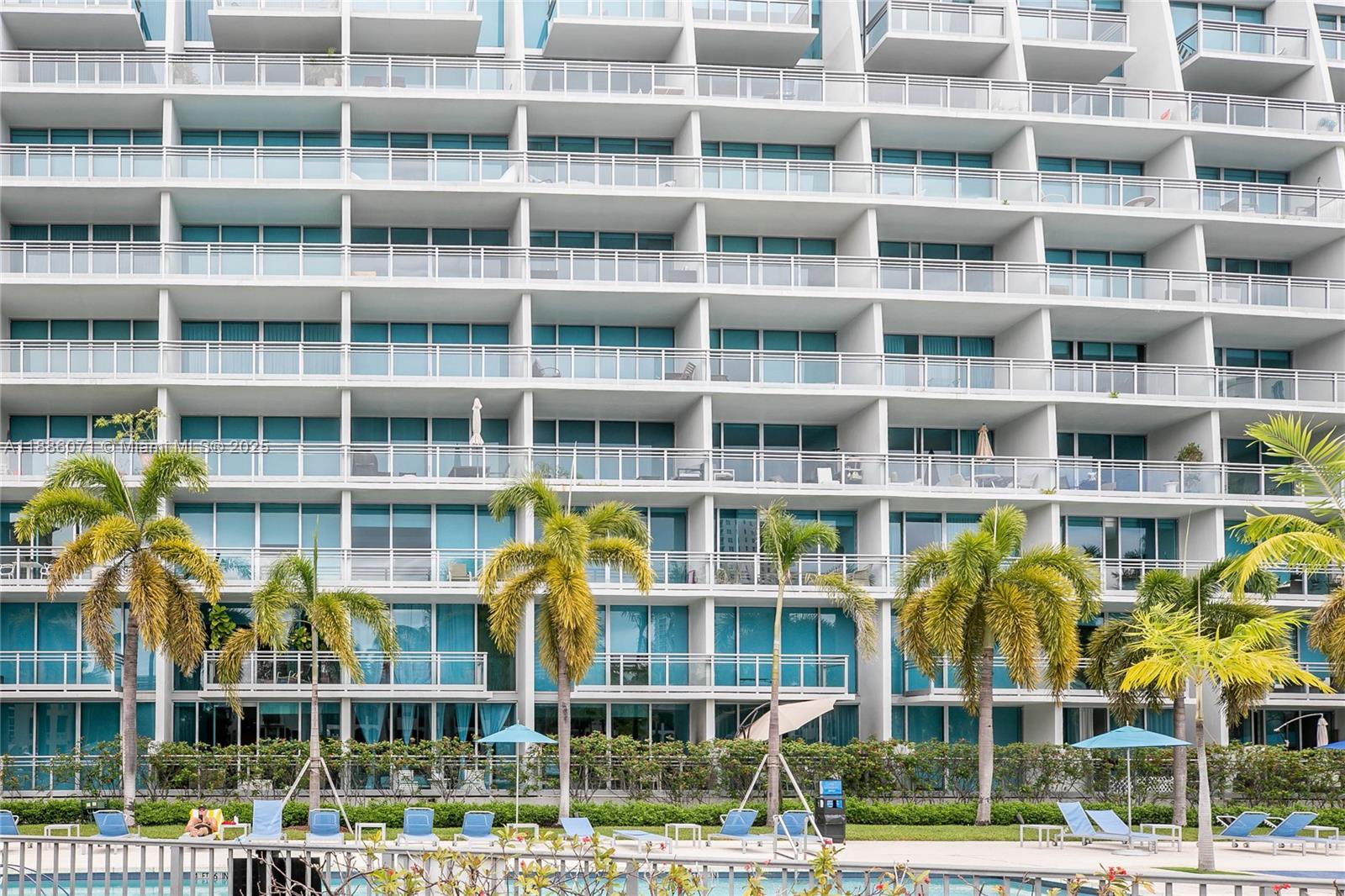 2950 NE 188th St #124, Aventura FL 33180