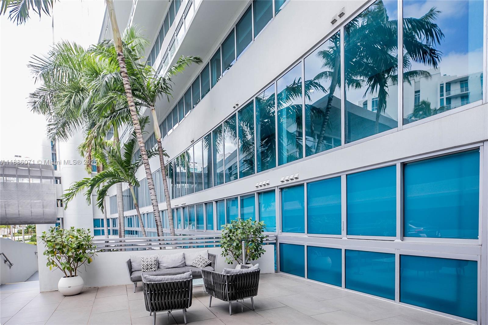 2950 NE 188th St #124, Aventura FL 33180